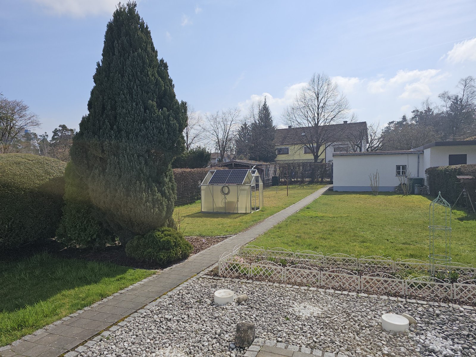 +++gepflegte Doppelhaushälfte in zentraler Lage+++