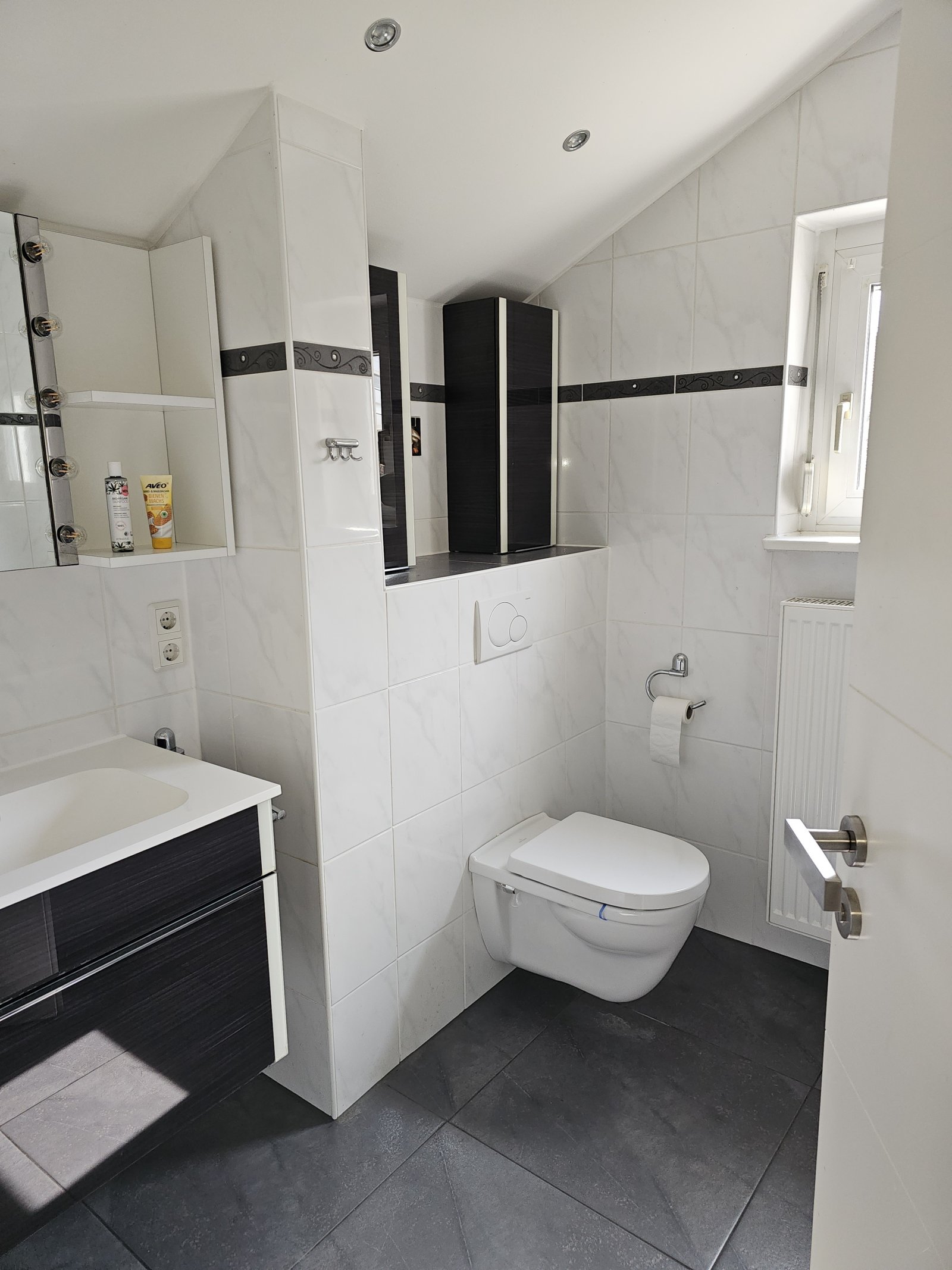 +++gepflegte Doppelhaushälfte in zentraler Lage+++