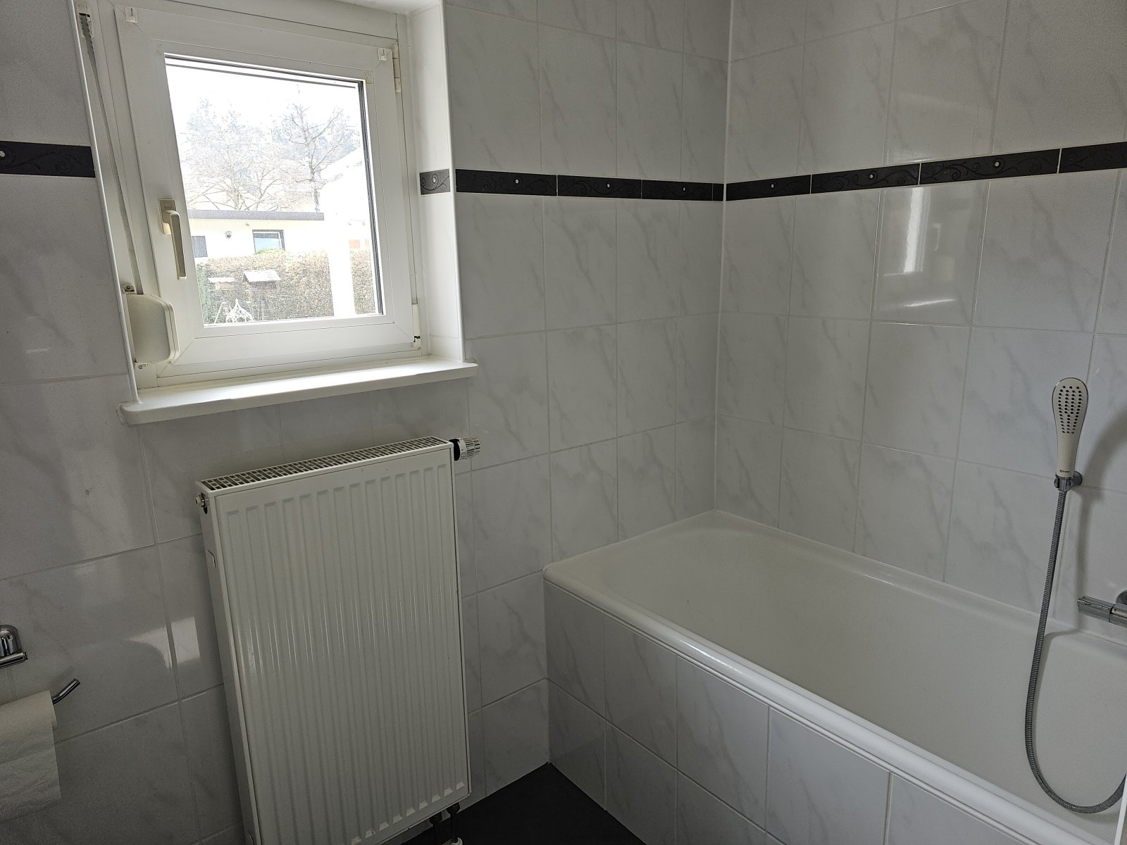 +++gepflegte Doppelhaushälfte in zentraler Lage+++