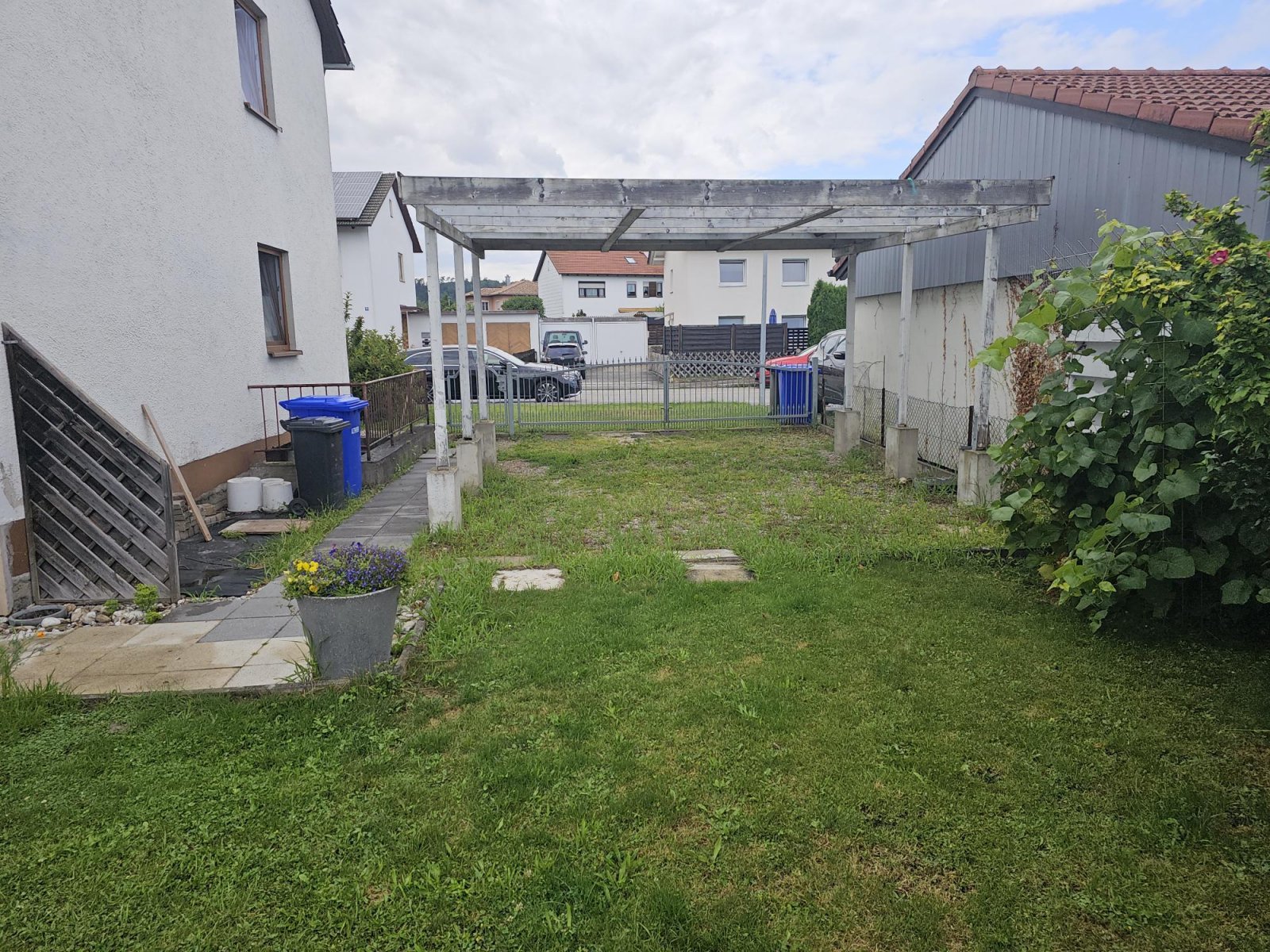 +++ Ein-/Zweifamilienhaus in schöner Lage+++