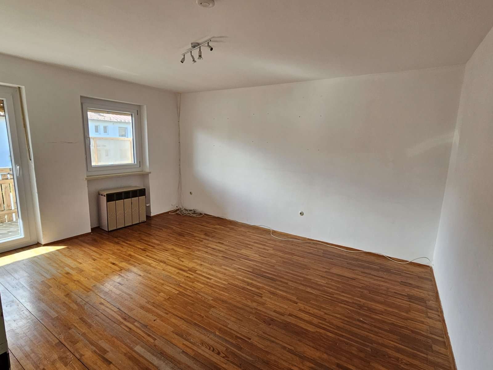 +++Gelegenheit! 5 Reihenhäuser mit Gärten und 4 Garagen +++