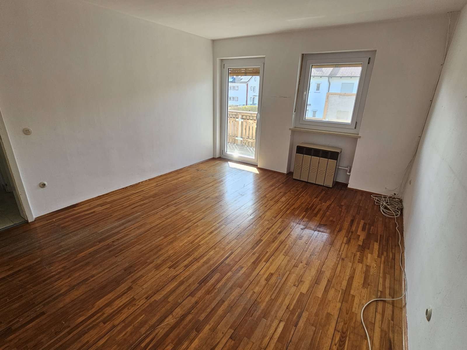 +++Gelegenheit! 5 Reihenhäuser mit Gärten und 4 Garagen +++