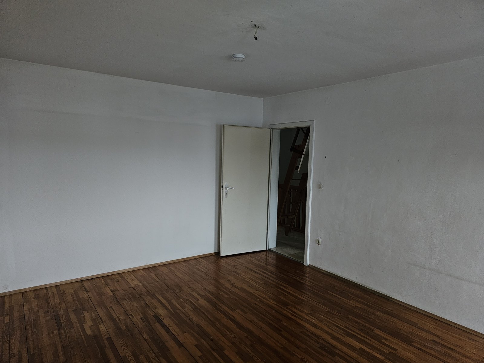 +++ Renovierungsbedürftiges Reihenmittelhaus mit Garten +++