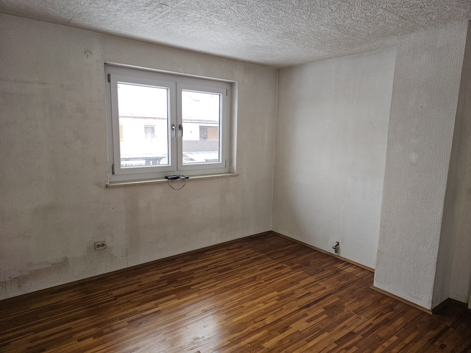 +++ Renovierungsbedürftiges Reihenmittelhaus mit Garten +++