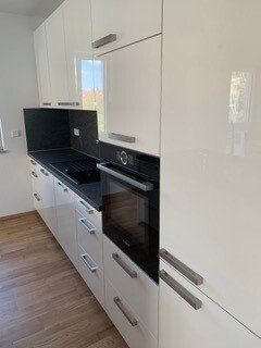 +++ Hochwertige 4.-Zi-Whg. im 3. OG mit EBK und TG-Stellplatz +++