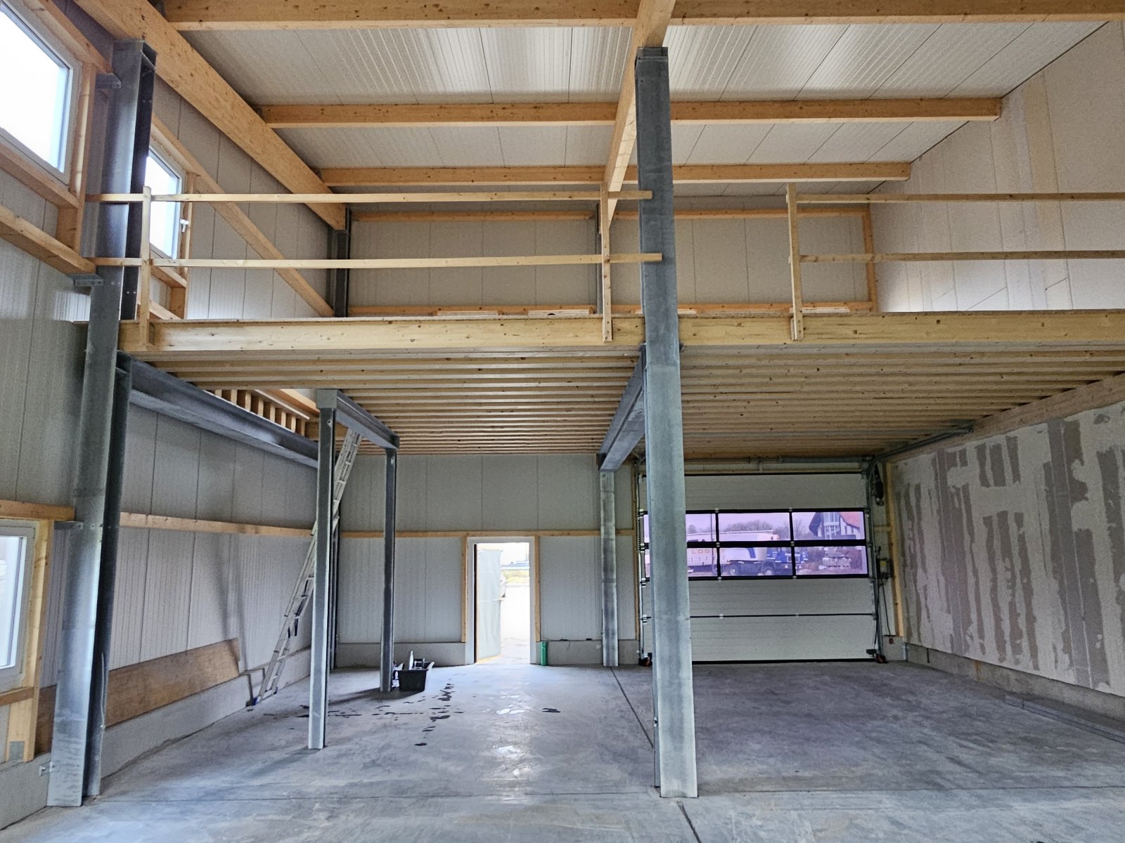 +++Neubau: Beheizte Lagerhalle mit Bürofläche auf 2 Etagen +++