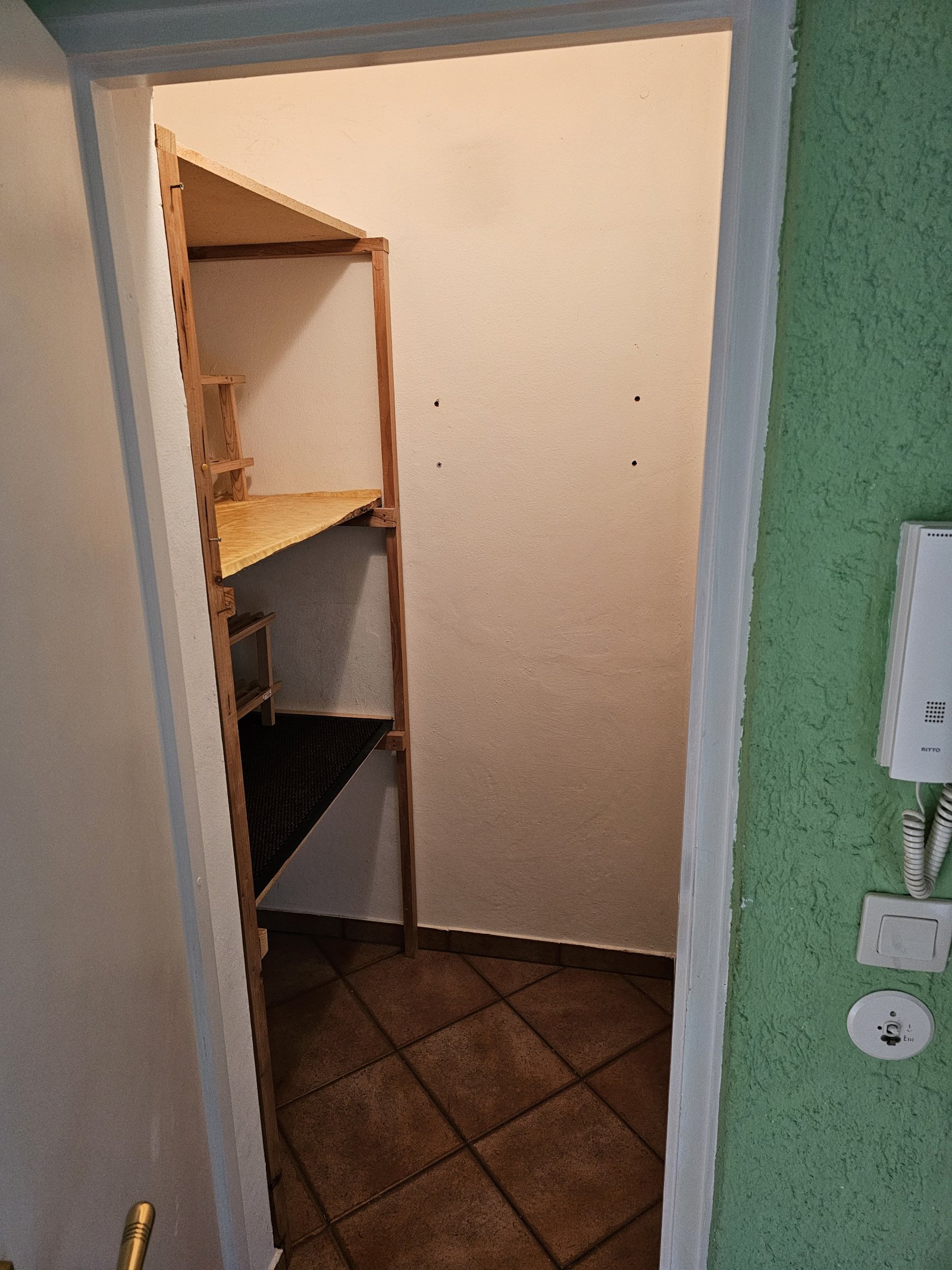 +++ Sehr zentral gelegene 3 Zi. -Whg. mit Balkon im 2. OG +++