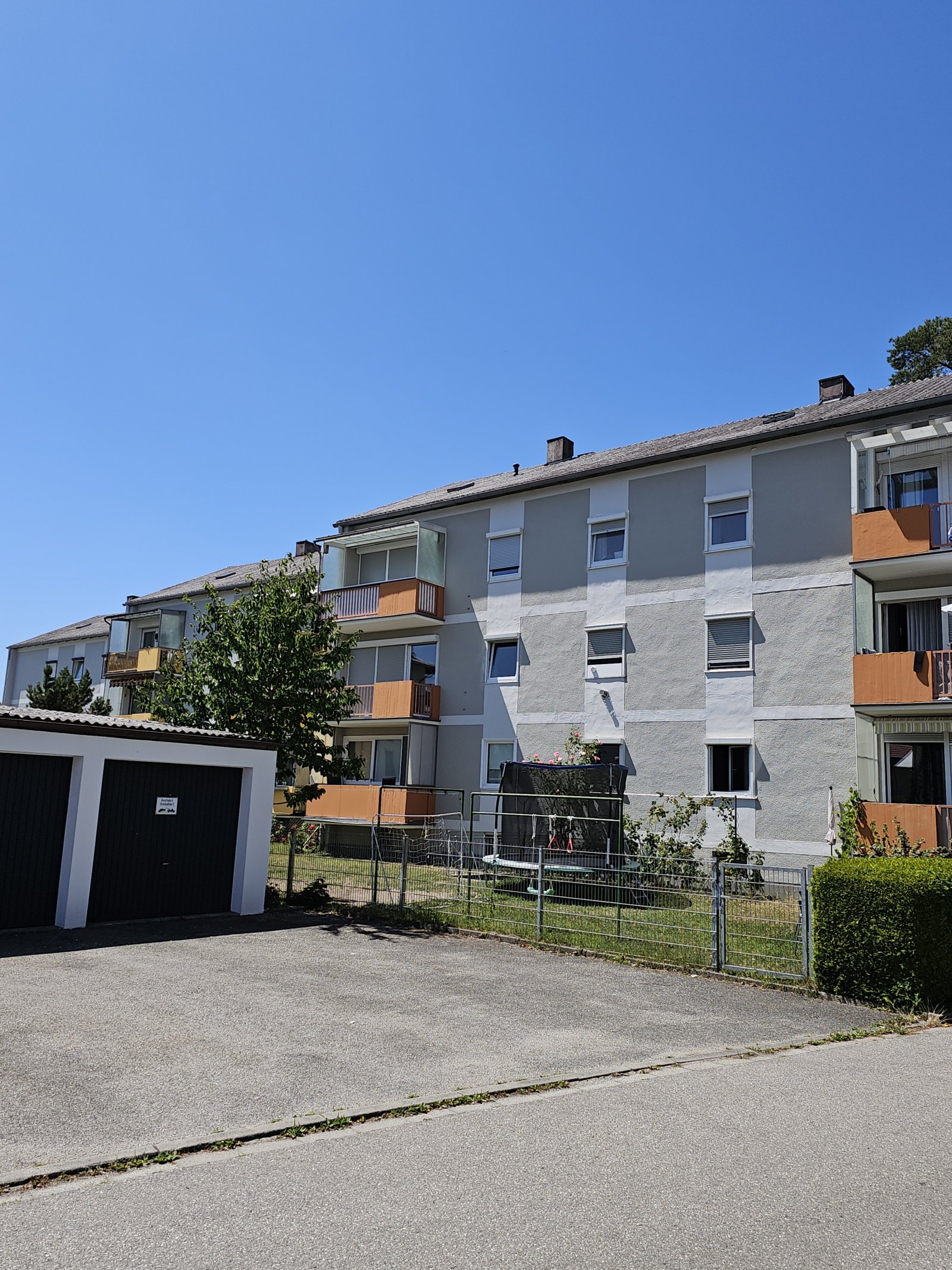 +++ Sehr zentral gelegene 3 Zi. -Whg. mit Balkon im 2. OG +++