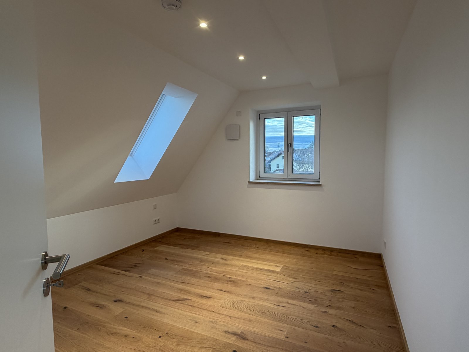 +++ Erstbezug! Gehobene Maisonette-DG-Whg. mit Bergblick! +++