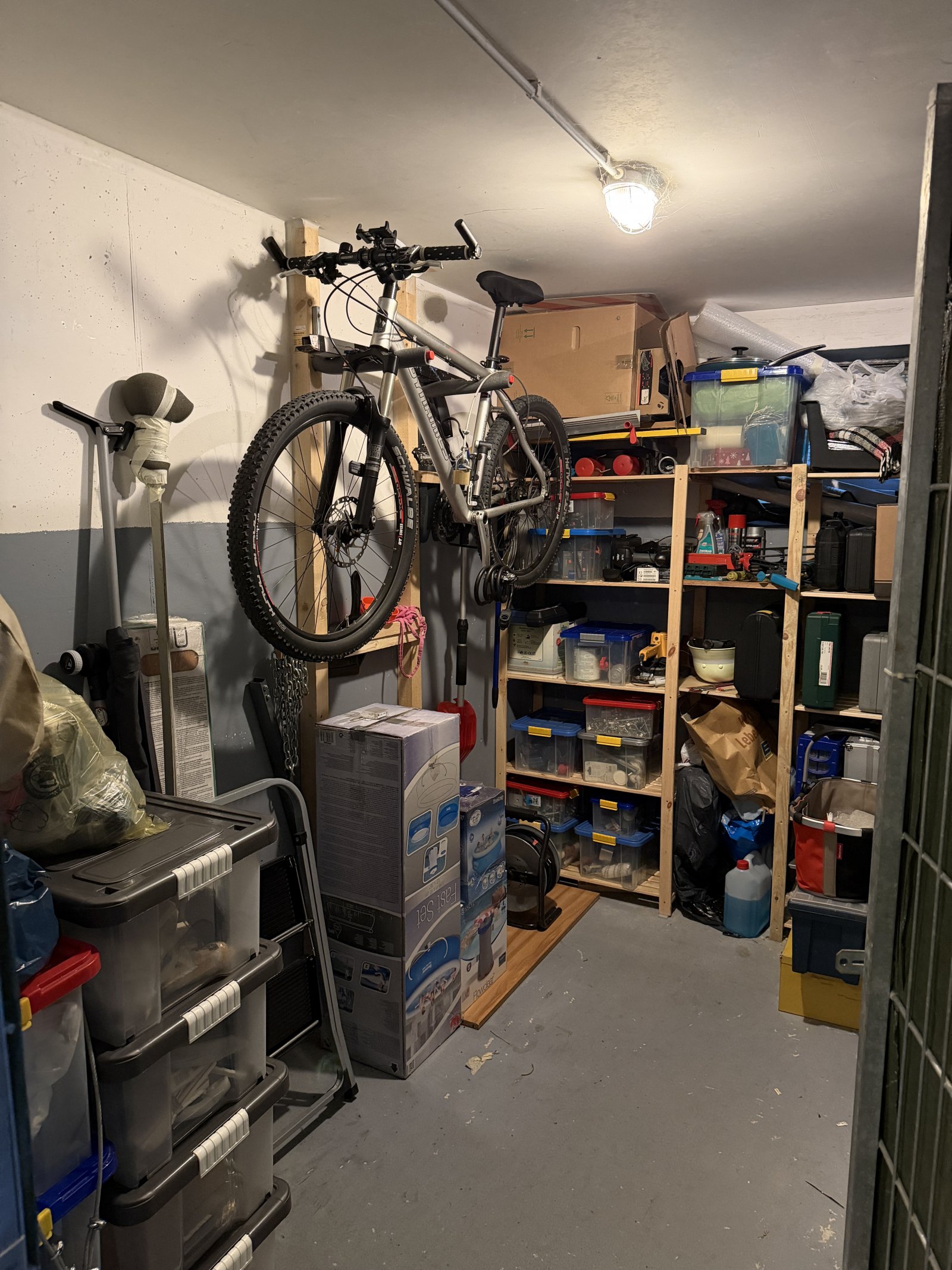 +++ Gelegenheit! Praktisches 1-Zi.-Appartement mit Balkon und TG-Stellplatz +++