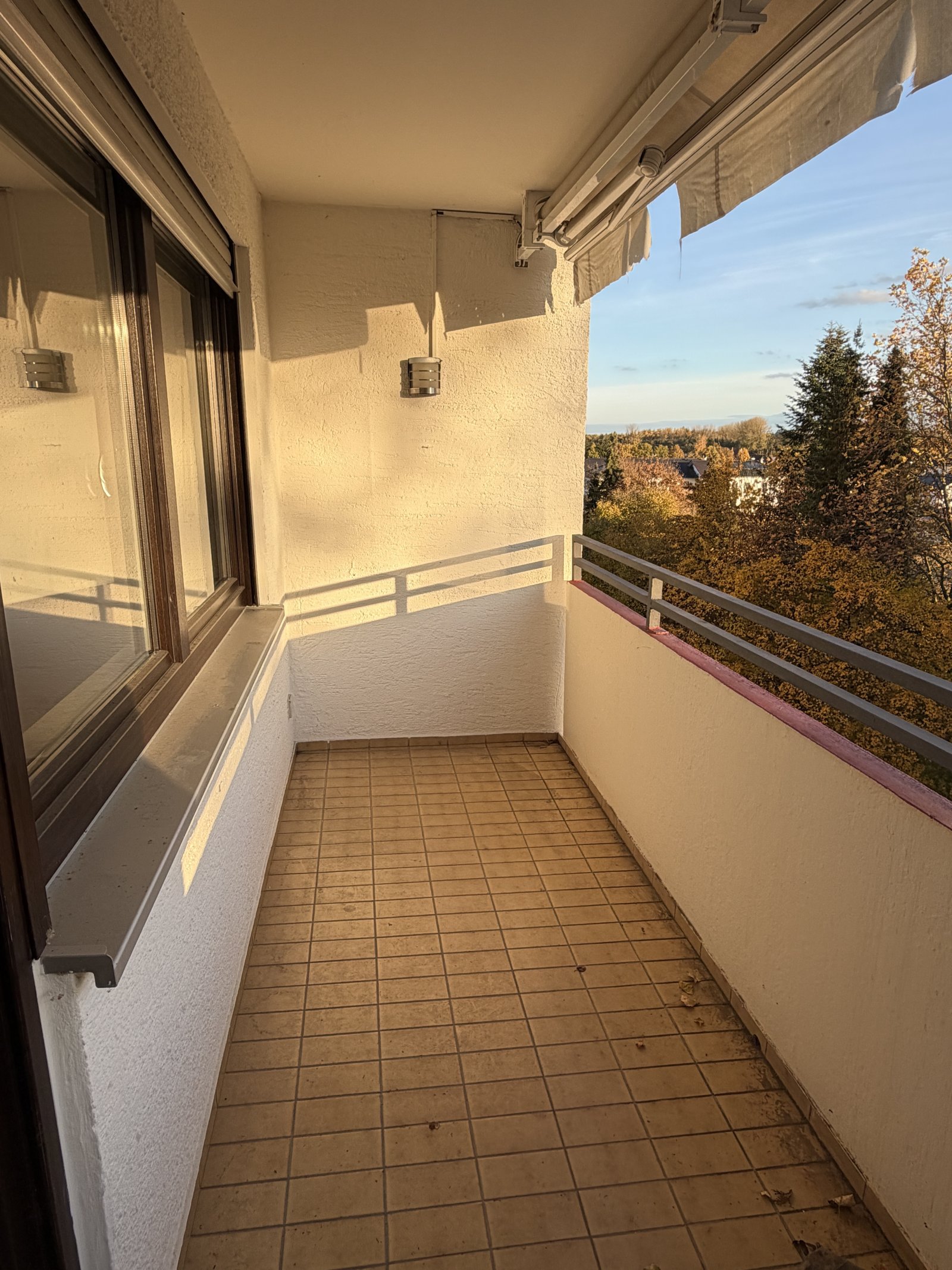 +++ praktische 3-Zi.-Whg. mit Loggia und TG-Stellplatz +++