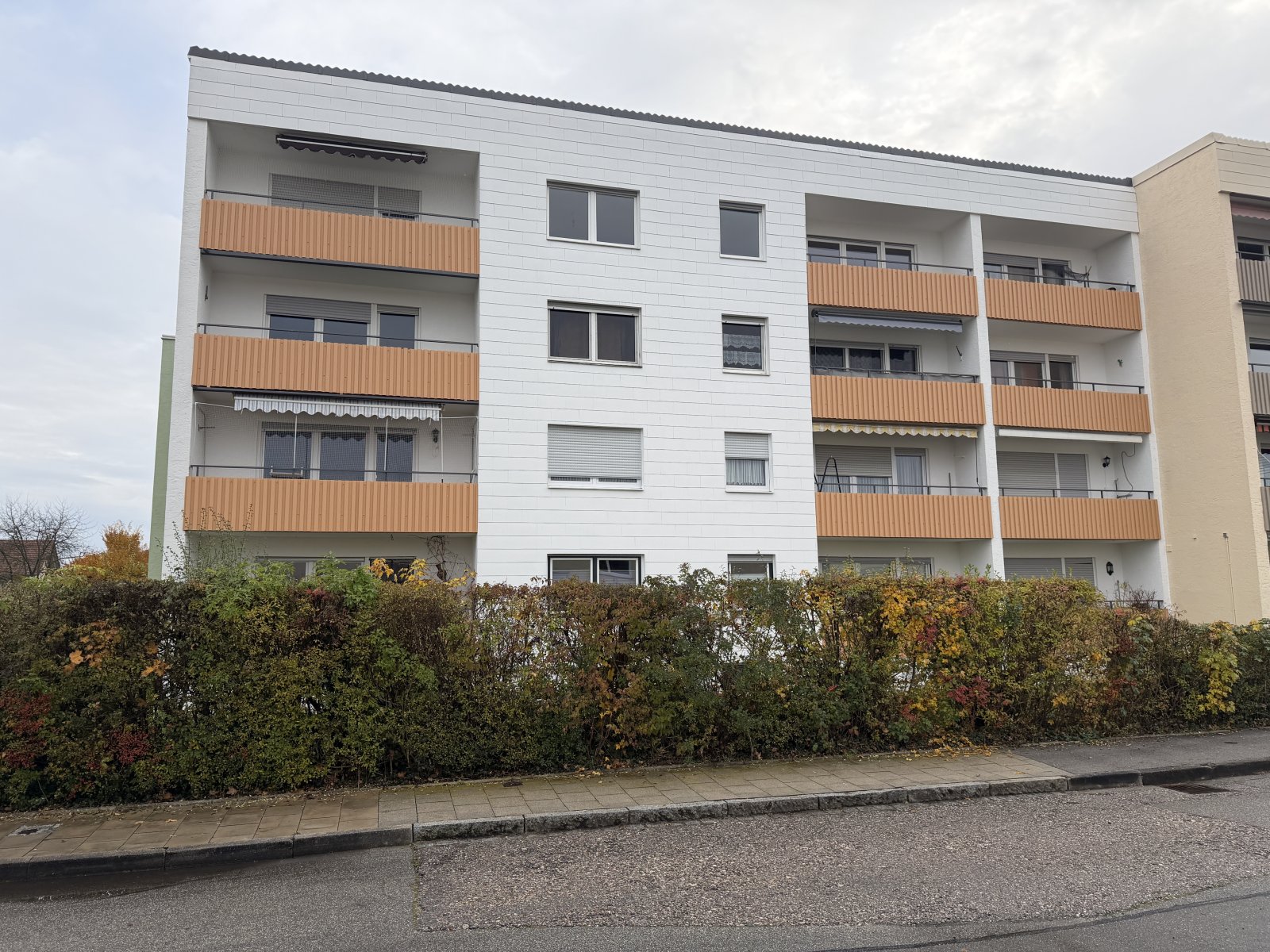 +++Helle 2-Zi.-Whg. mit Loggia und TG-Platz +++