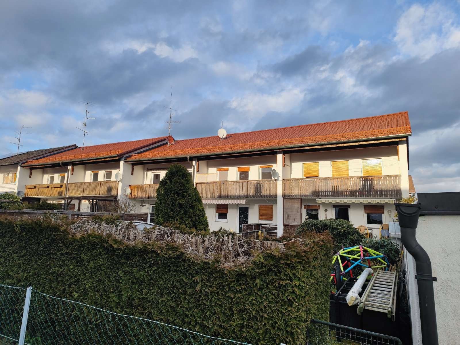 +++Gelegenheit! 5 Reihenhäuser mit Gärten und 4 Garagen +++