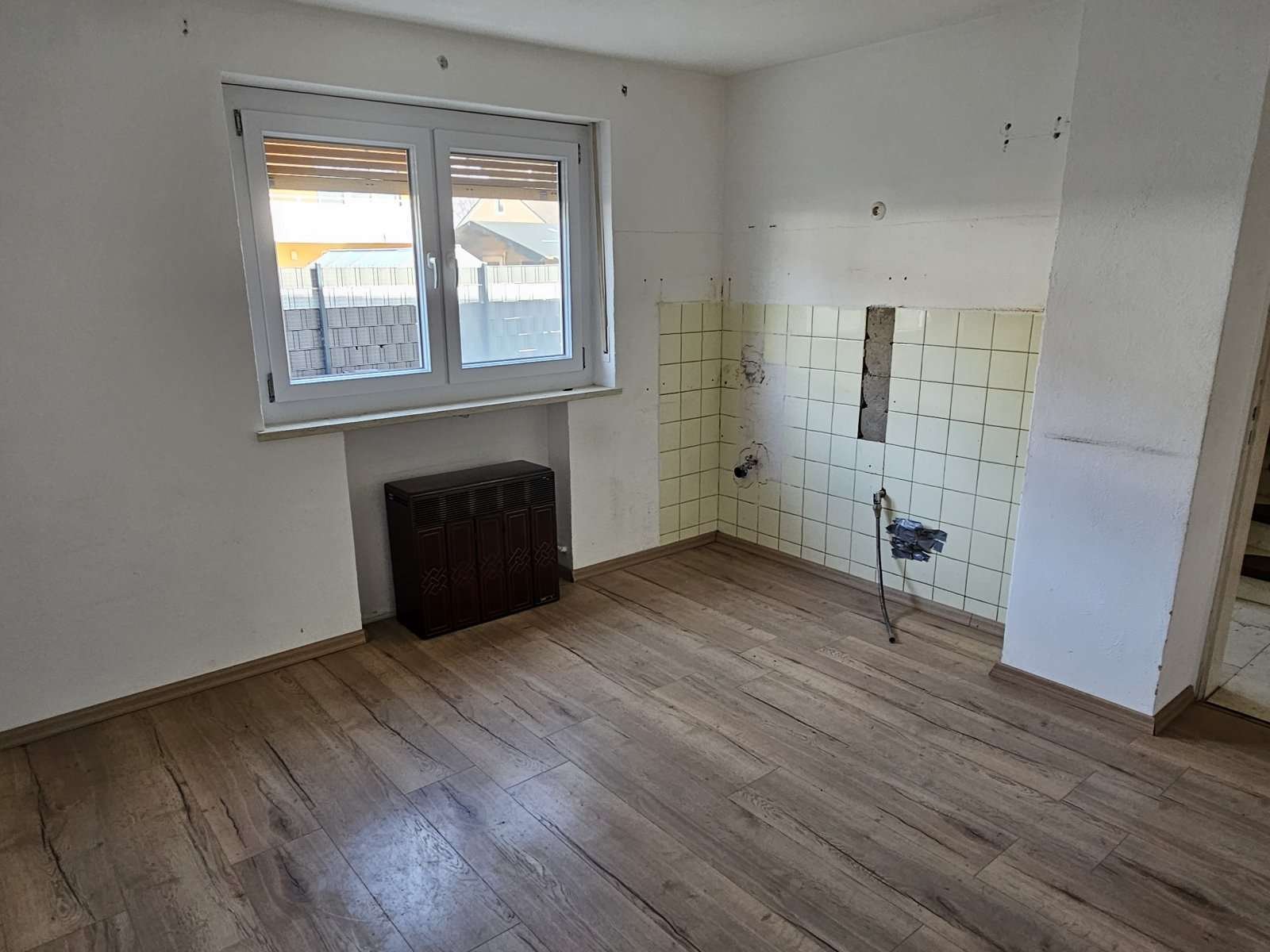 +++Gelegenheit! 5 Reihenhäuser mit Gärten und 4 Garagen +++