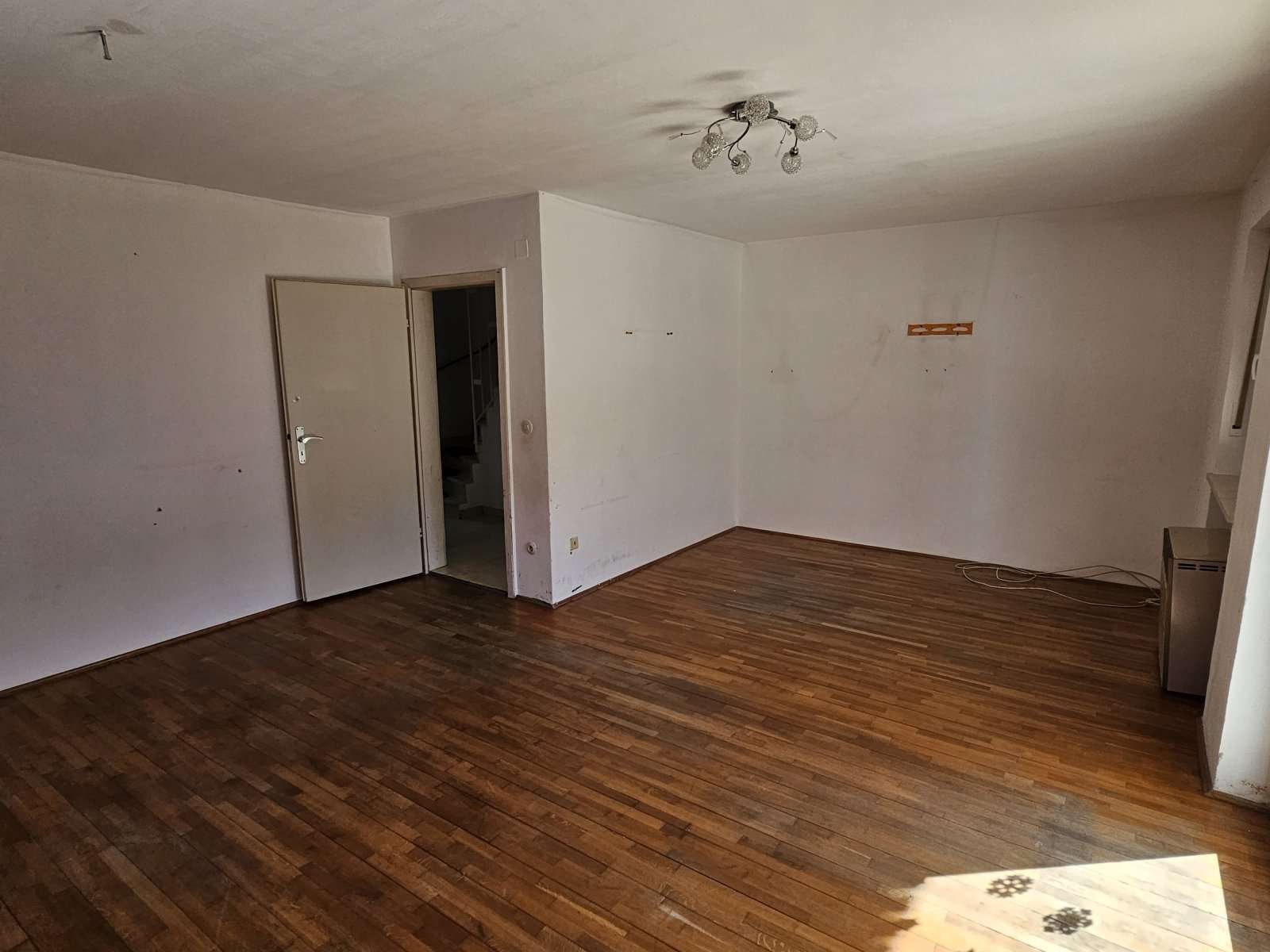 +++Gelegenheit! 5 Reihenhäuser mit Gärten und 4 Garagen +++