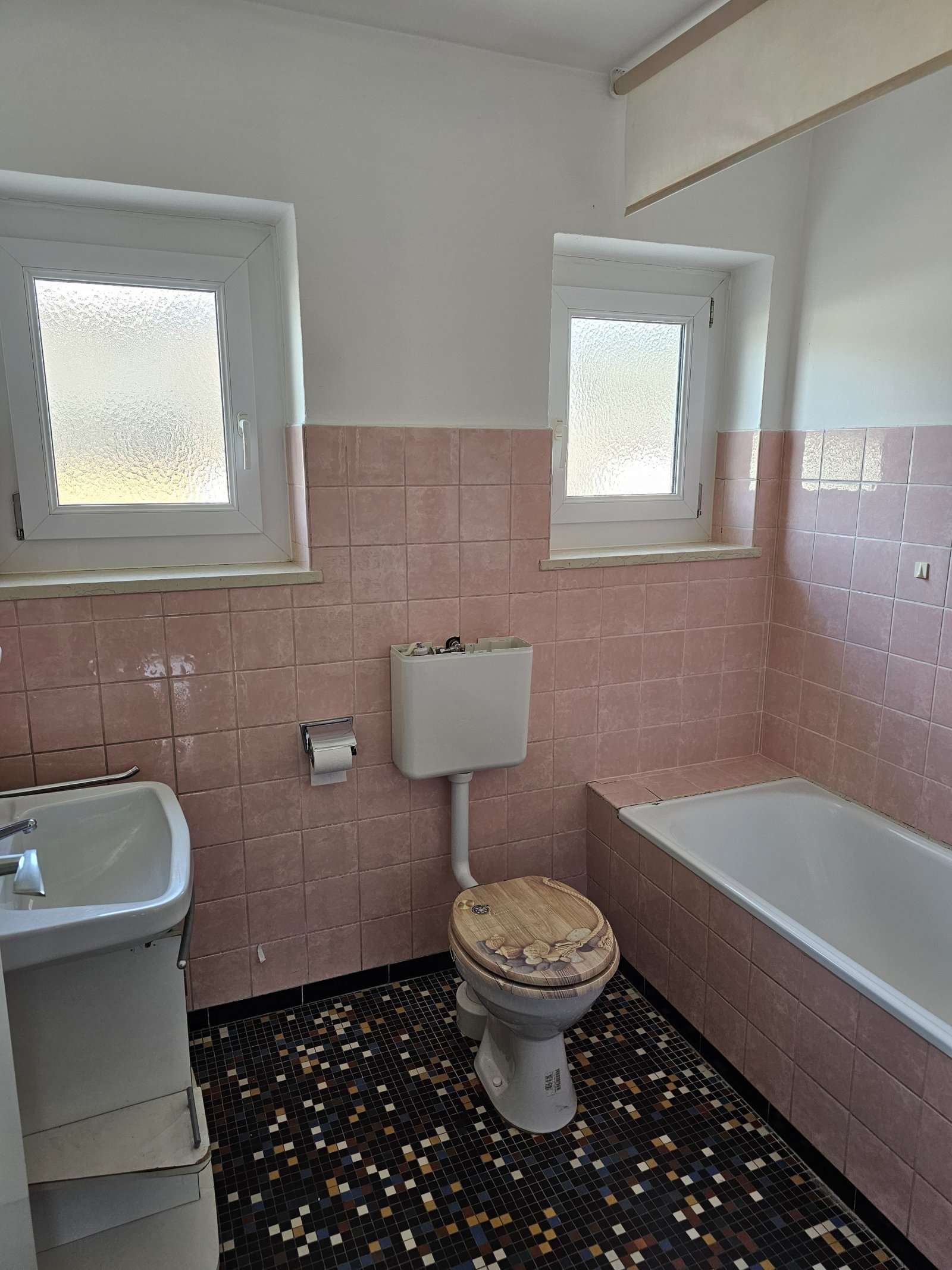 +++Gelegenheit! 5 Reihenhäuser mit Gärten und 4 Garagen +++