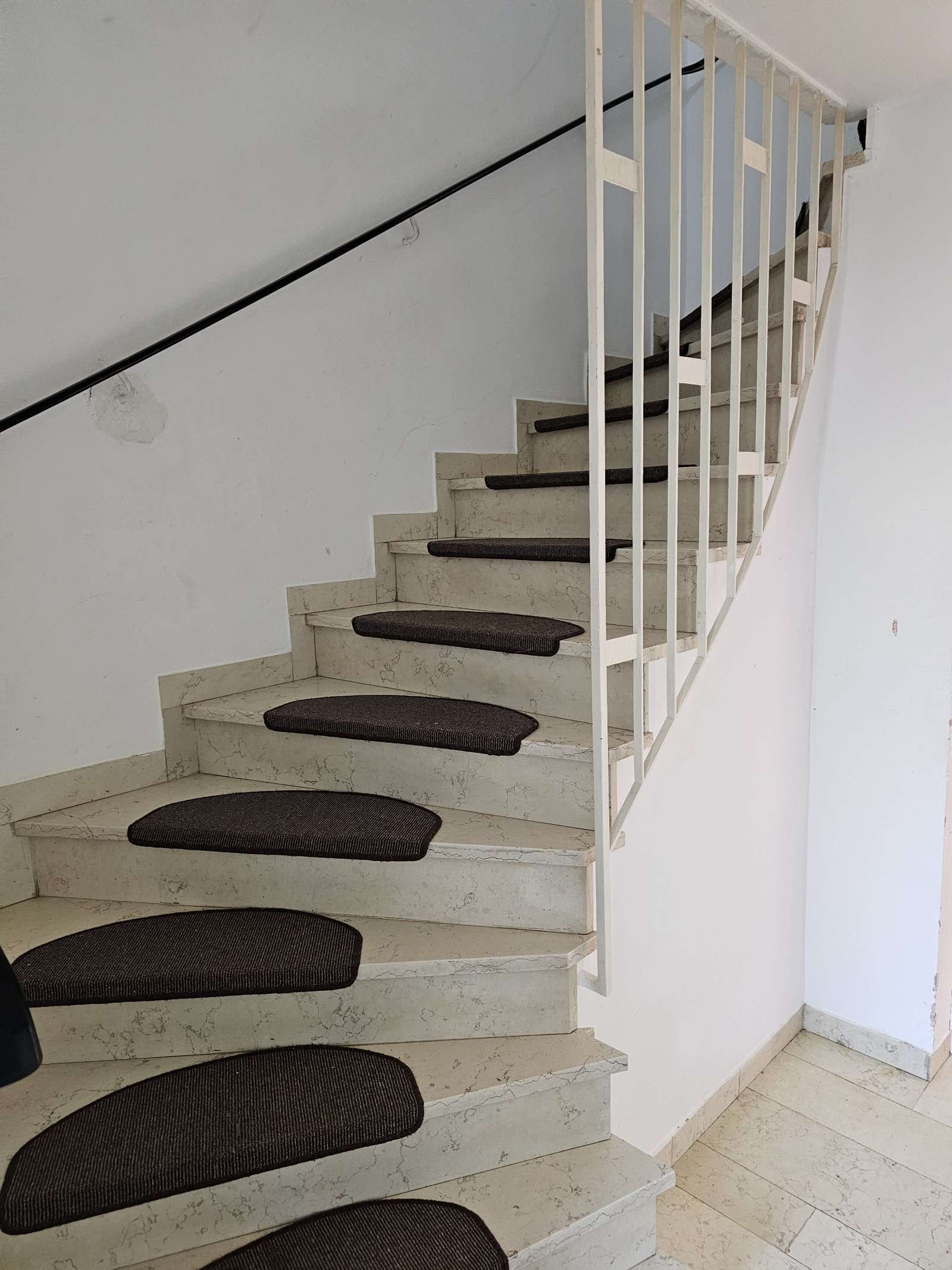 +++Gelegenheit! 5 Reihenhäuser mit Gärten und 4 Garagen +++