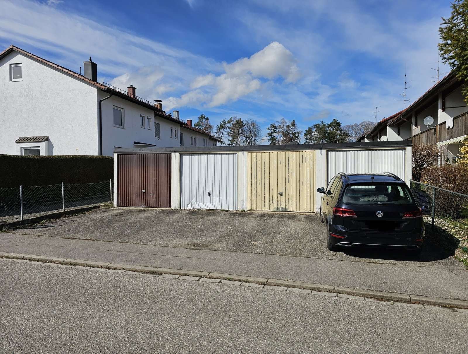 +++Gelegenheit! 5 Reihenhäuser mit Gärten und 4 Garagen +++