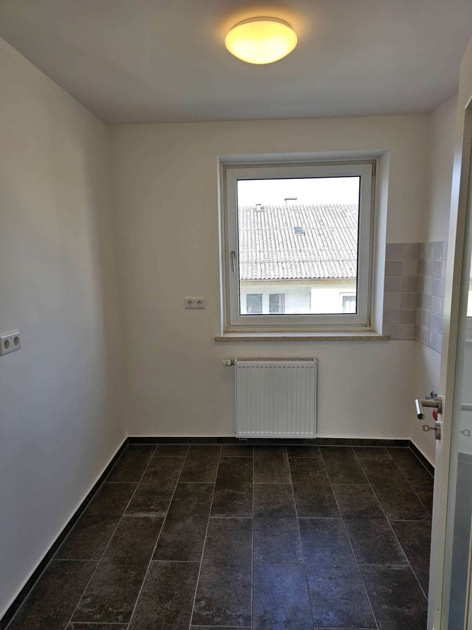 +++ Komplett sanierte 3-Zi.-Whg. mit Loggia+++