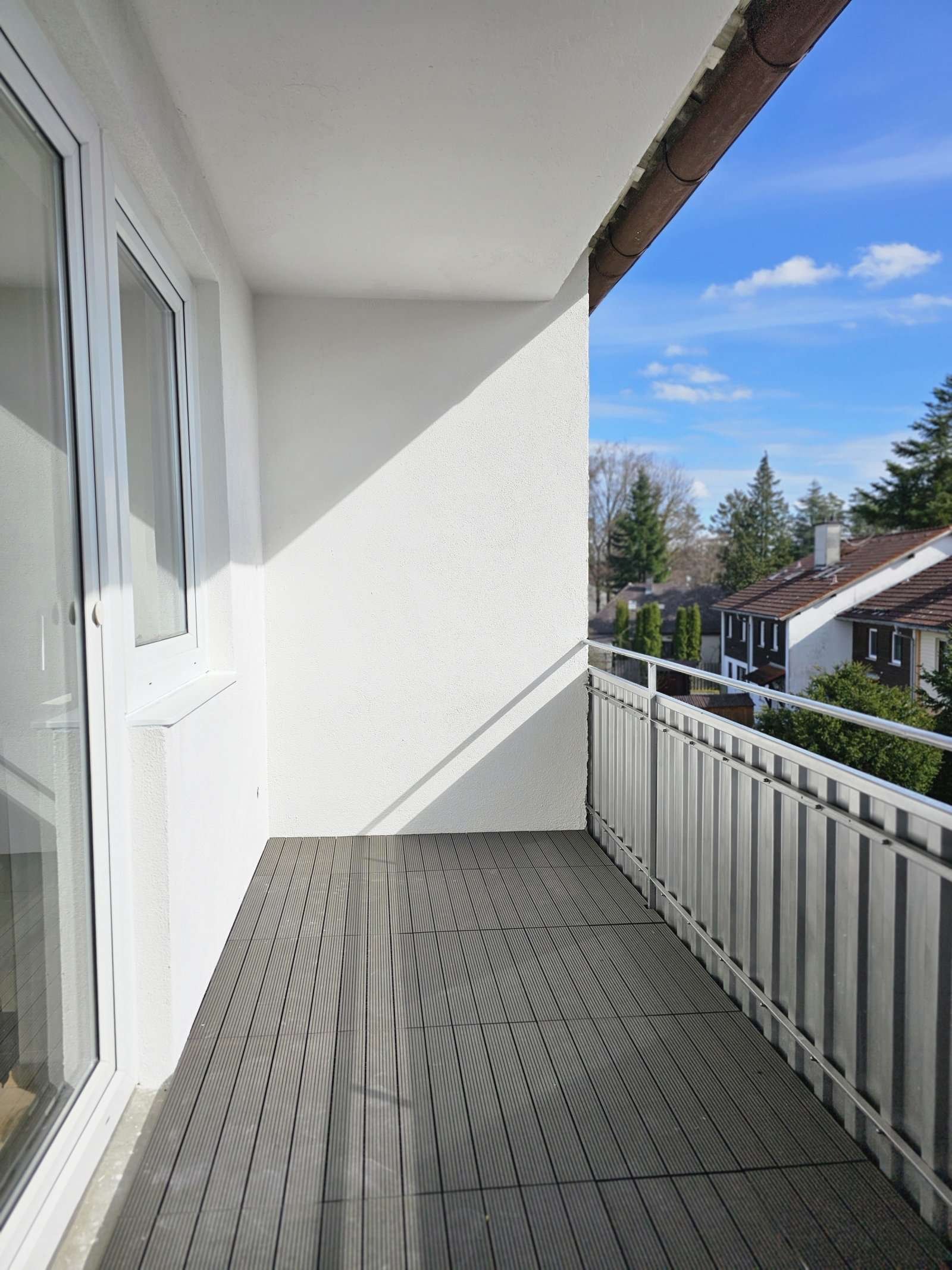 +++ Komplett sanierte 3-Zi.-Whg. mit Loggia+++