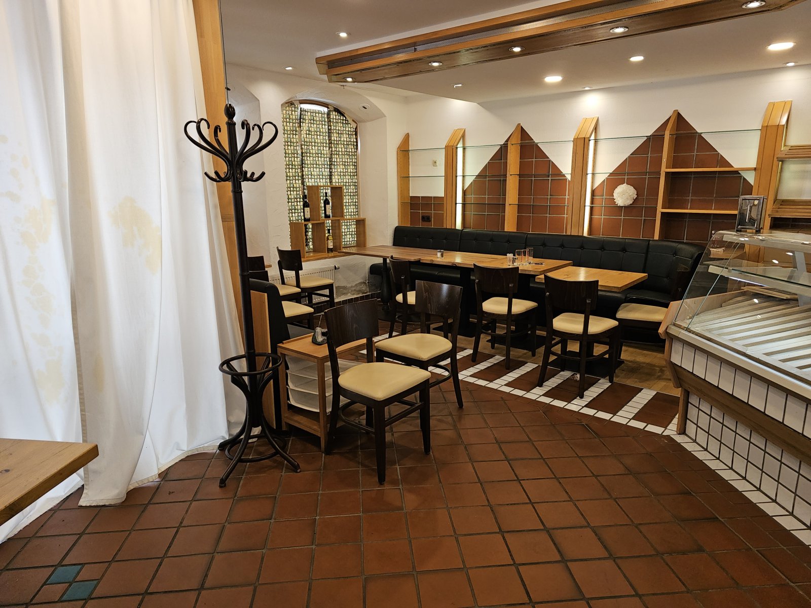 +++Voll eingerichtetes Café in frequentierter Lage+++