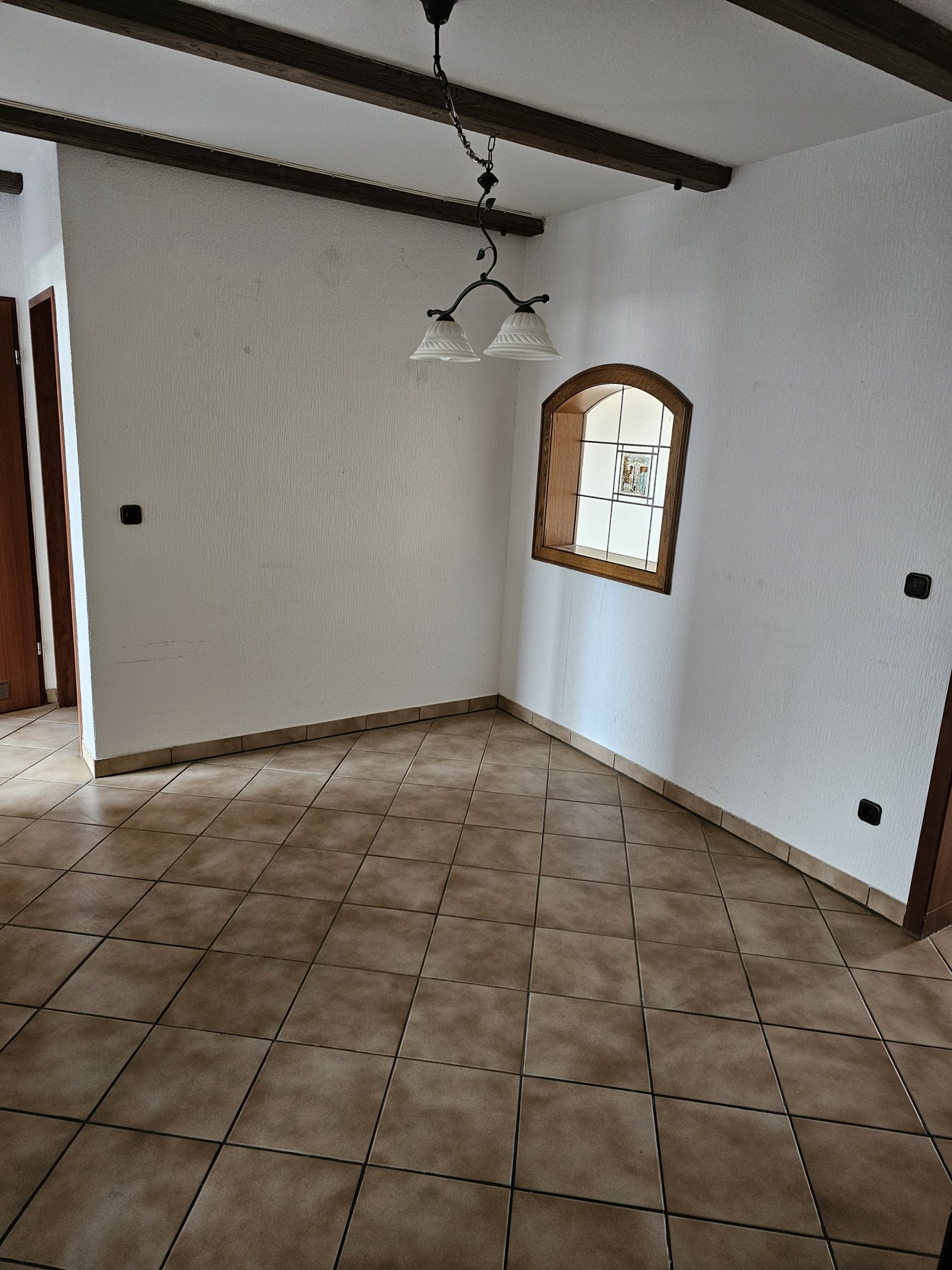 +++ Große 4-Zi.-Whg. mit Loggia und TG-Stellplatz +++