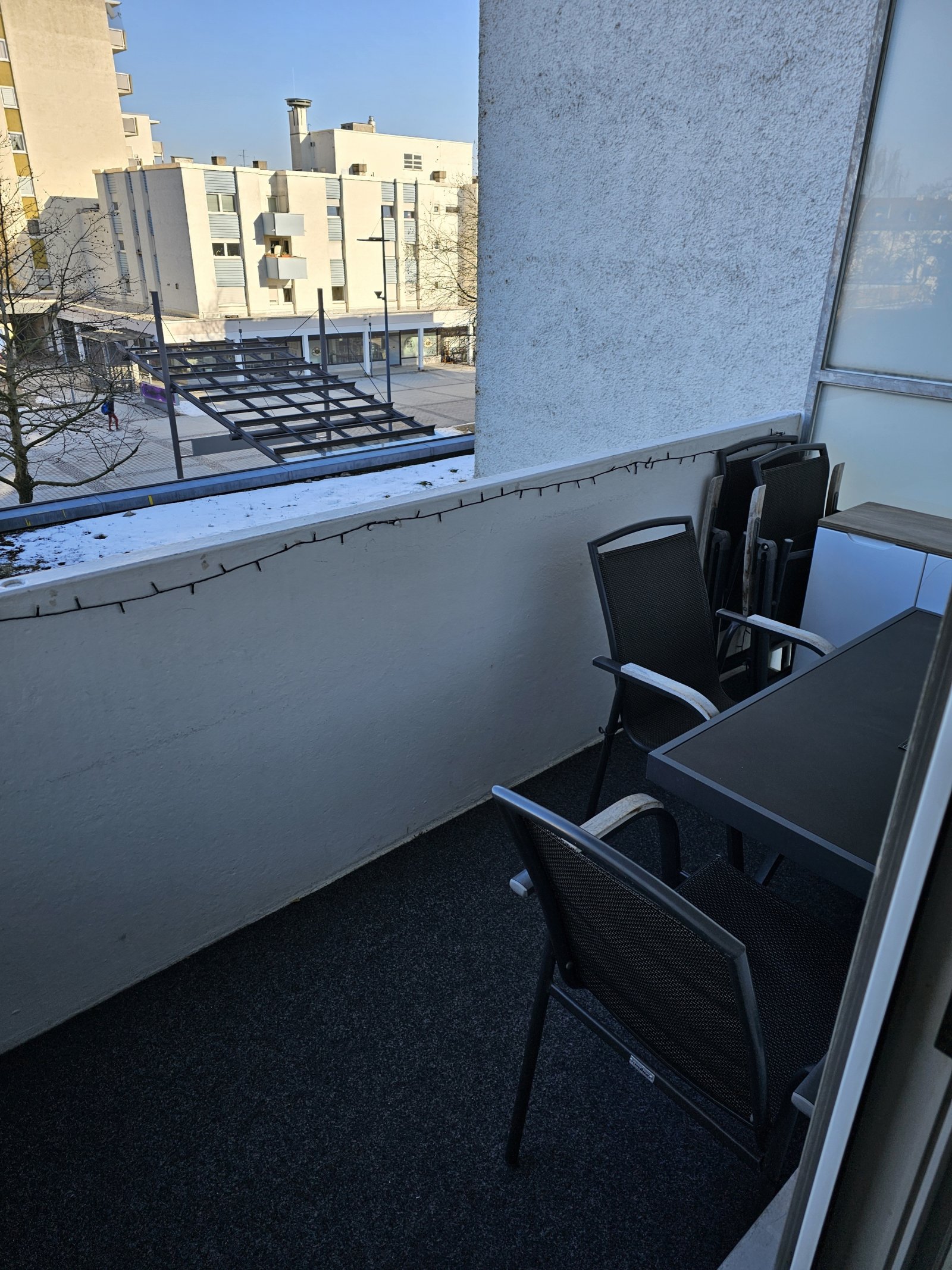 +++  Renovierte, sehr zentrale 4-Zi.Whg. mit Balkon und EBK+++