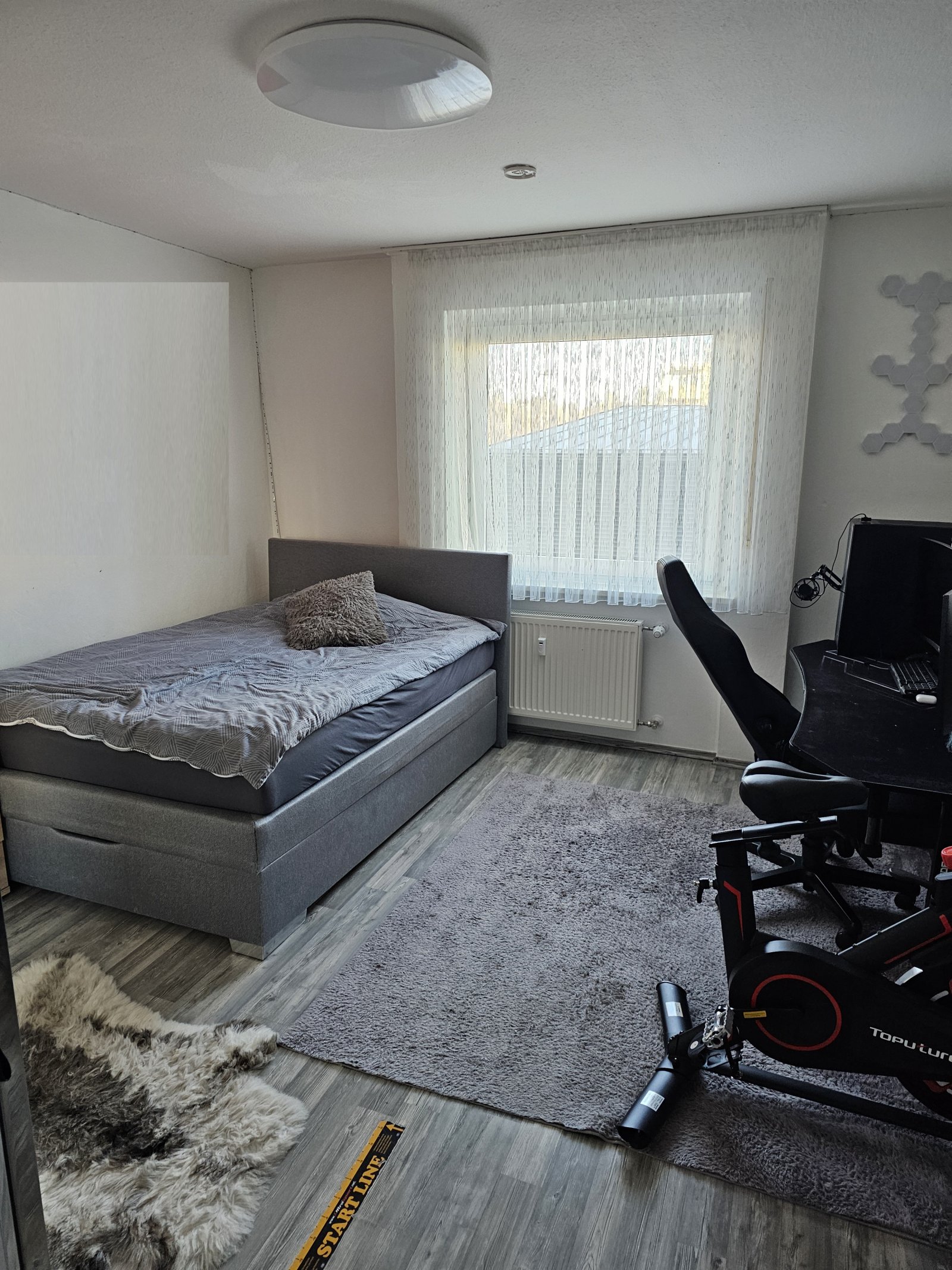 +++  Renovierte, sehr zentrale 4-Zi.Whg. mit Balkon und EBK+++