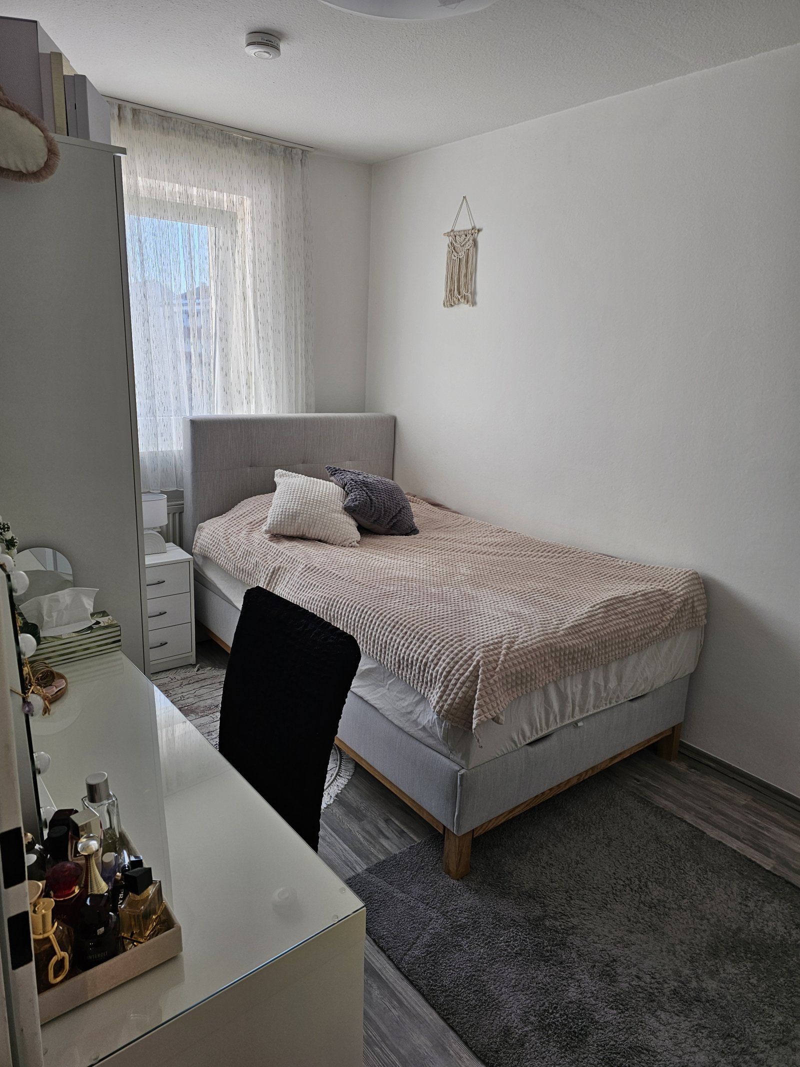 +++  Renovierte, sehr zentrale 4-Zi.Whg. mit Balkon und EBK+++