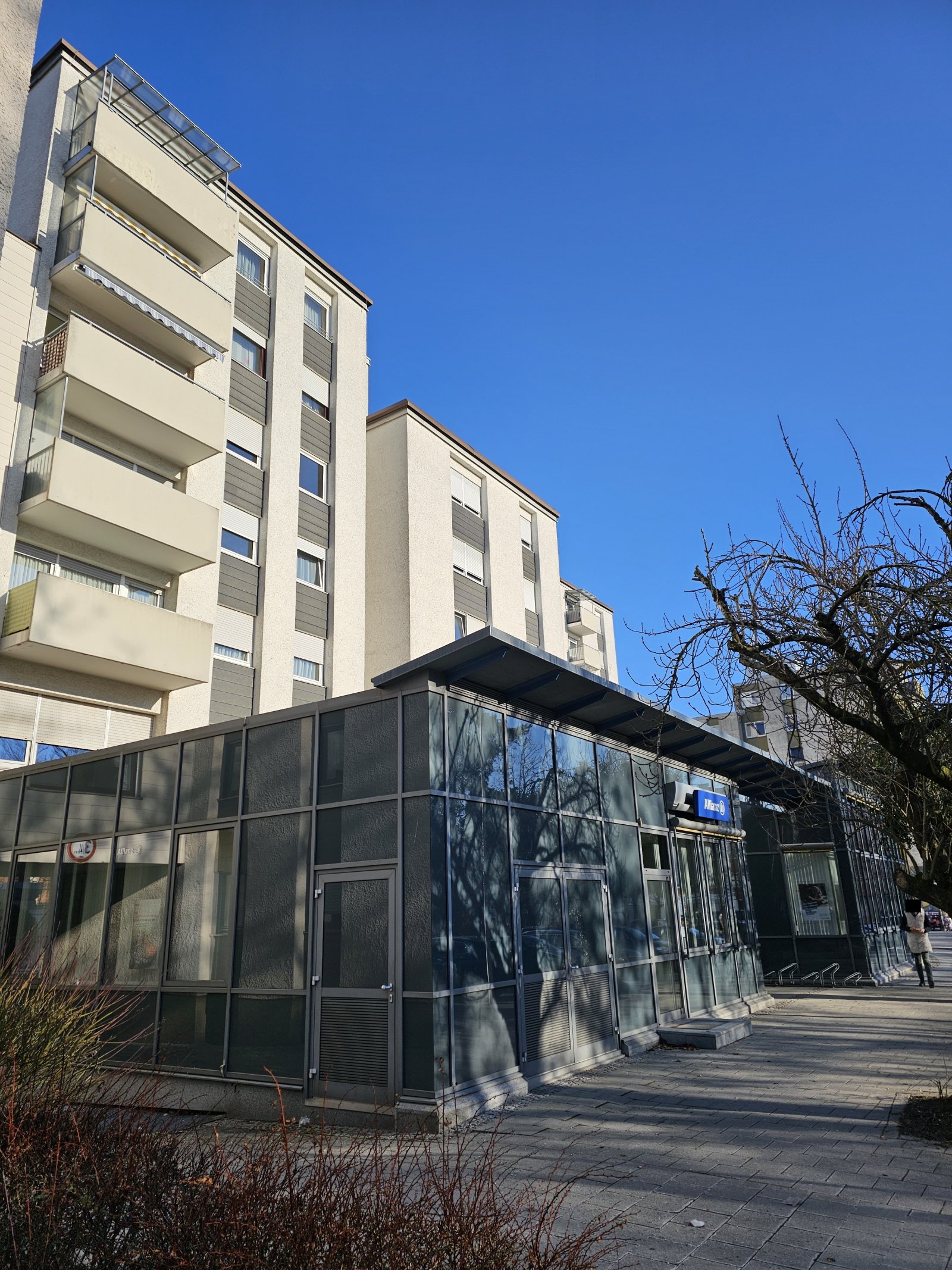 +++  Renovierte, sehr zentrale 4-Zi.Whg. mit Balkon und EBK+++