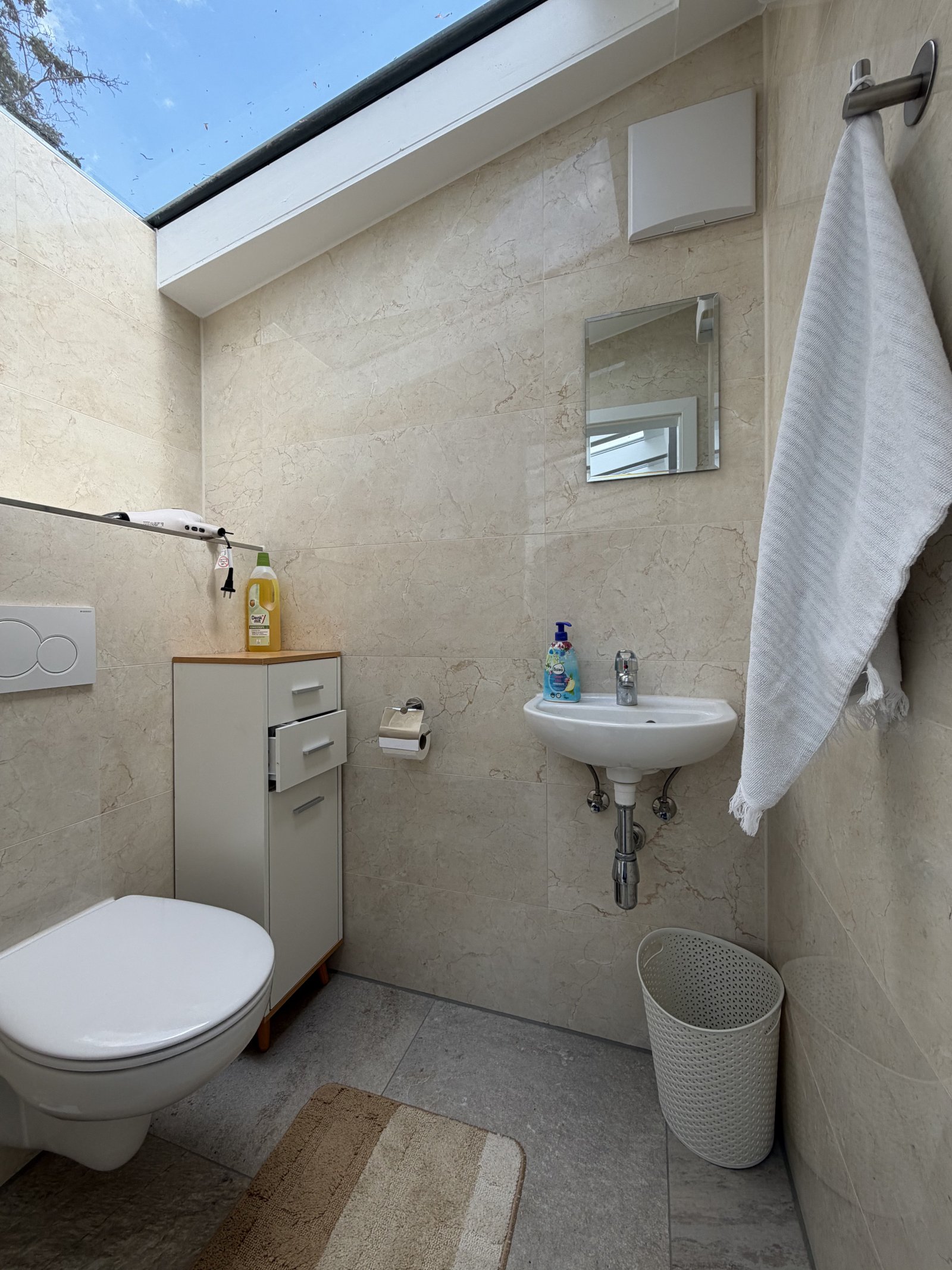 +++ modernisiertes EFH mit Indoorpool und Wellnessbereich+++
