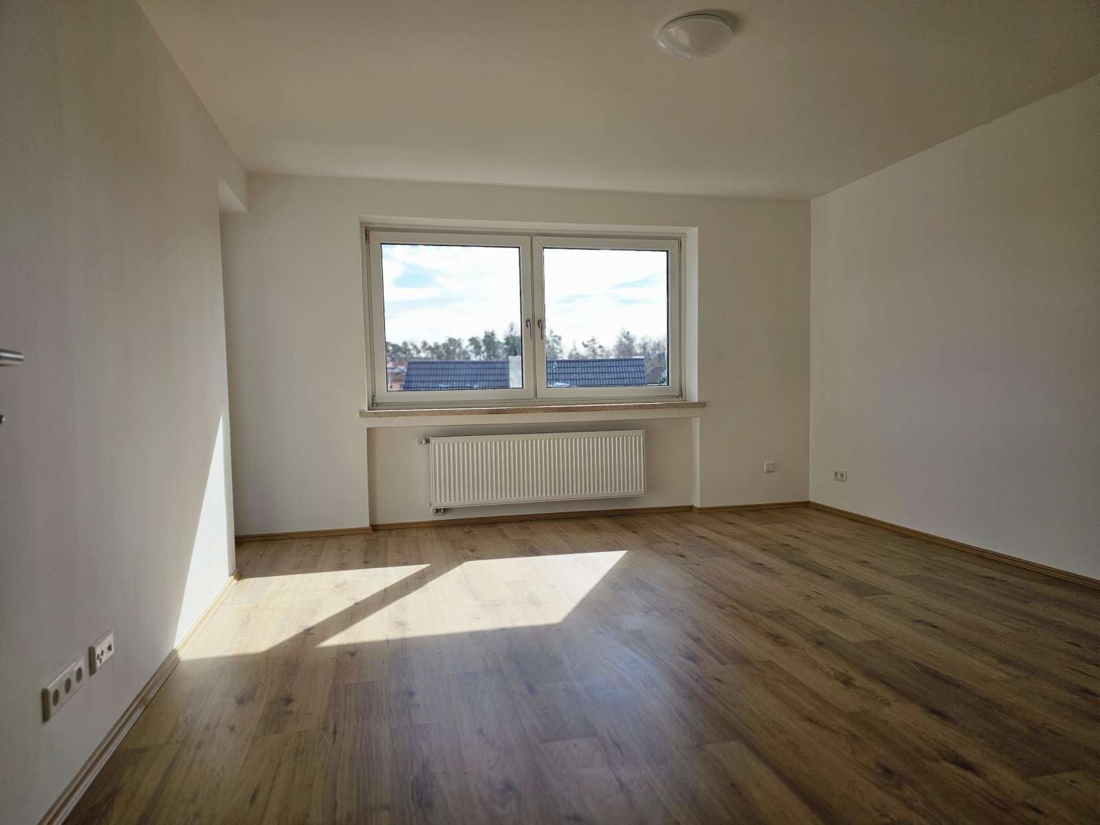 +++ Komplett sanierte 3-Zi.-Whg. mit Loggia+++