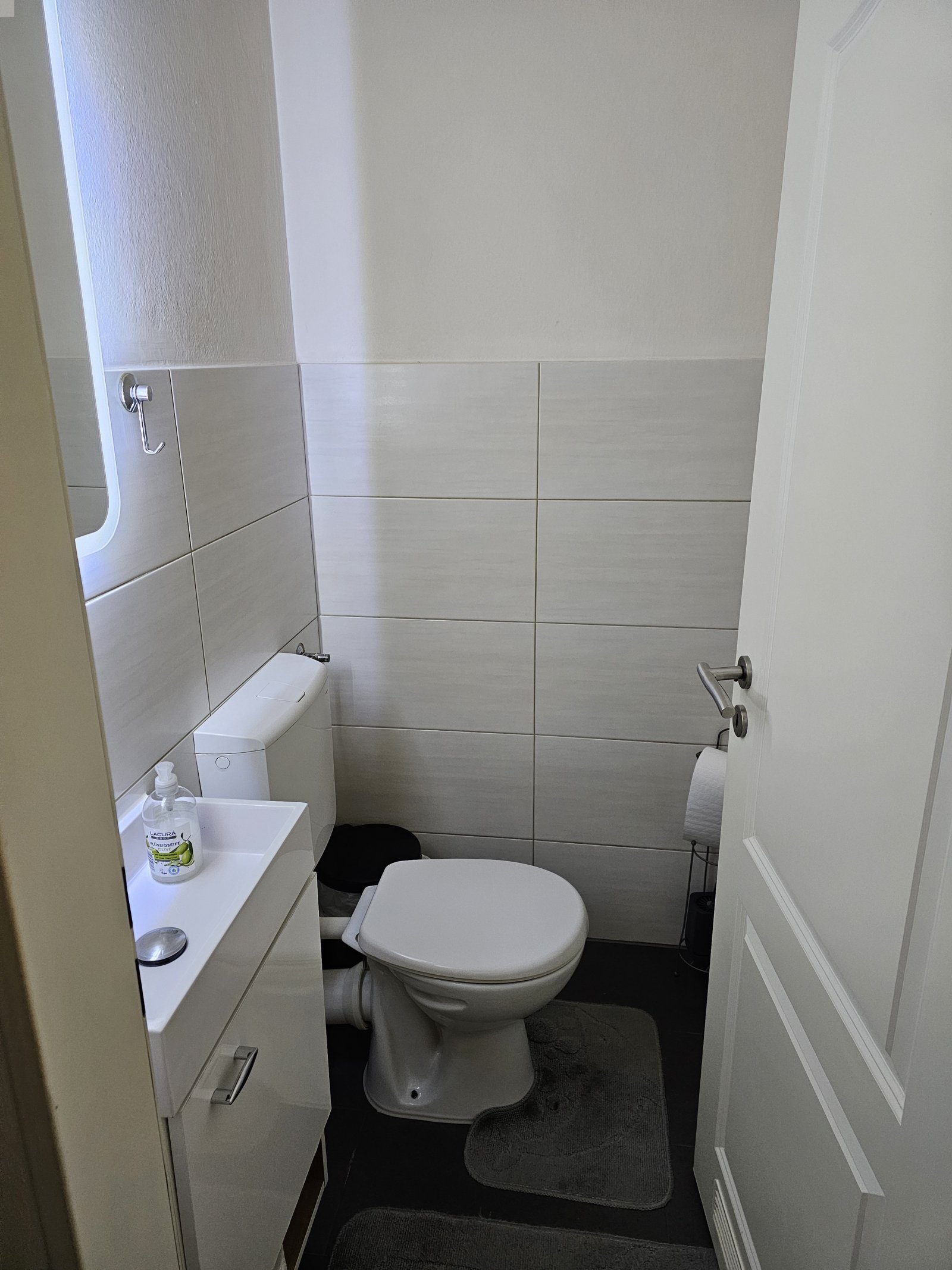 +++  Renovierte, sehr zentrale 4-Zi.Whg. mit Balkon und EBK+++
