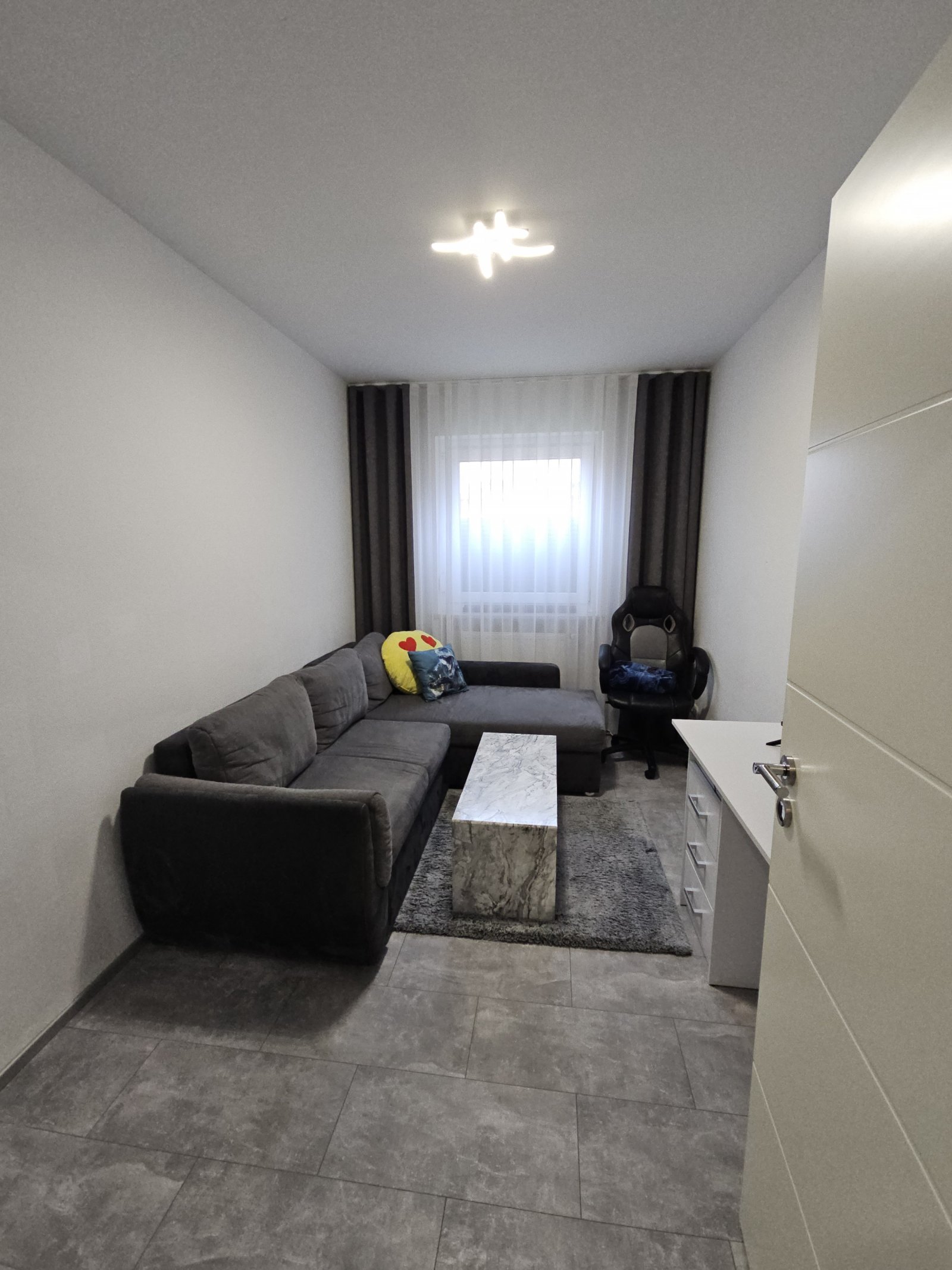 +++ Große moderne 4.-Zi.-Whg. mit Kfz-Stellplatz und Balkon+++