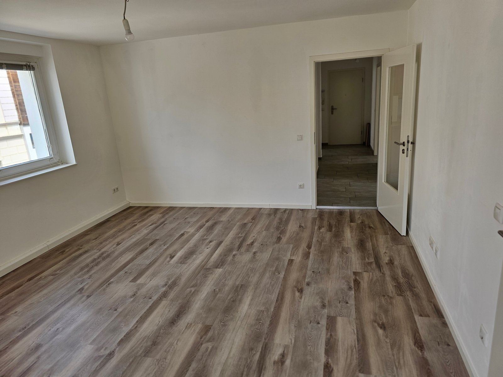 +++ Helle 4 -Zi.-Whg. im 1. OG mit EBK und Balkon +++