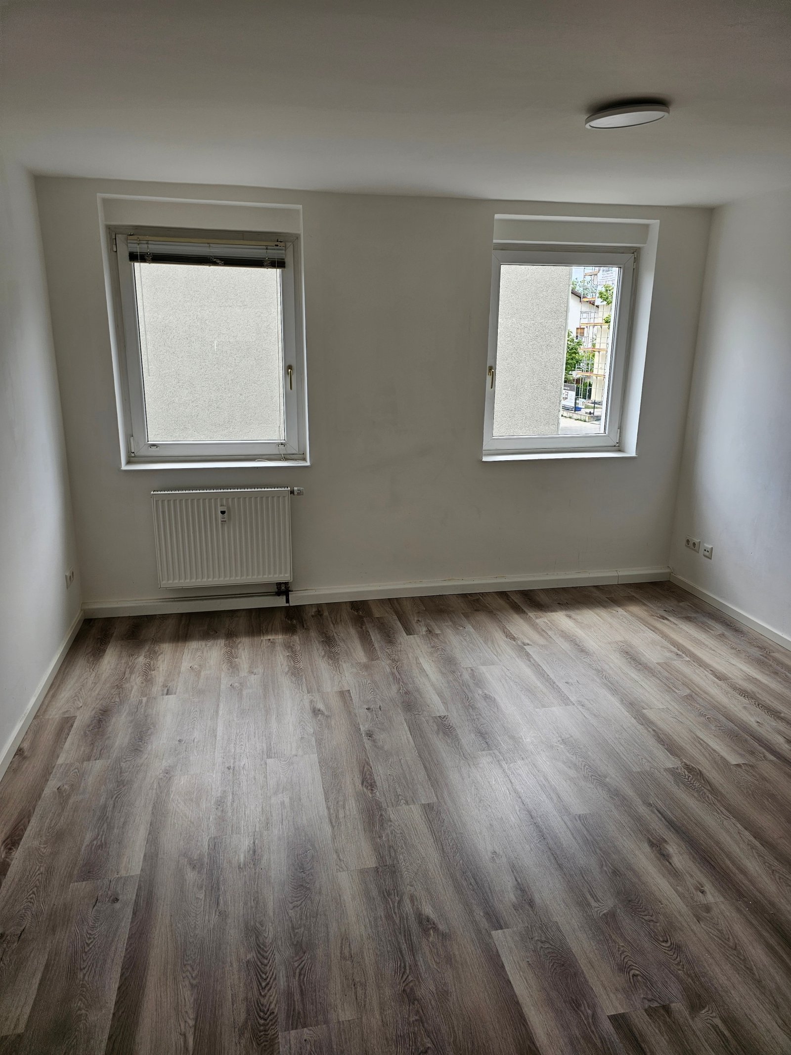 +++ Helle 4 -Zi.-Whg. im 1. OG mit EBK und Balkon +++