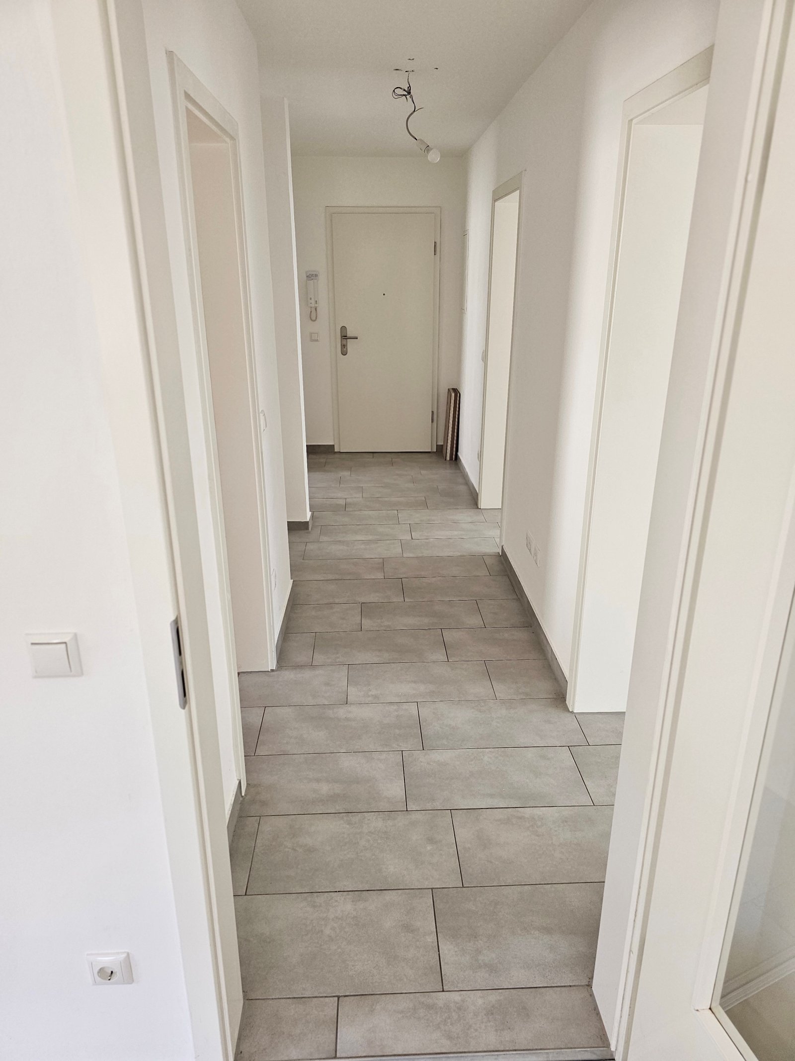 +++ Helle 4 -Zi.-Whg. im 1. OG mit EBK und Balkon +++