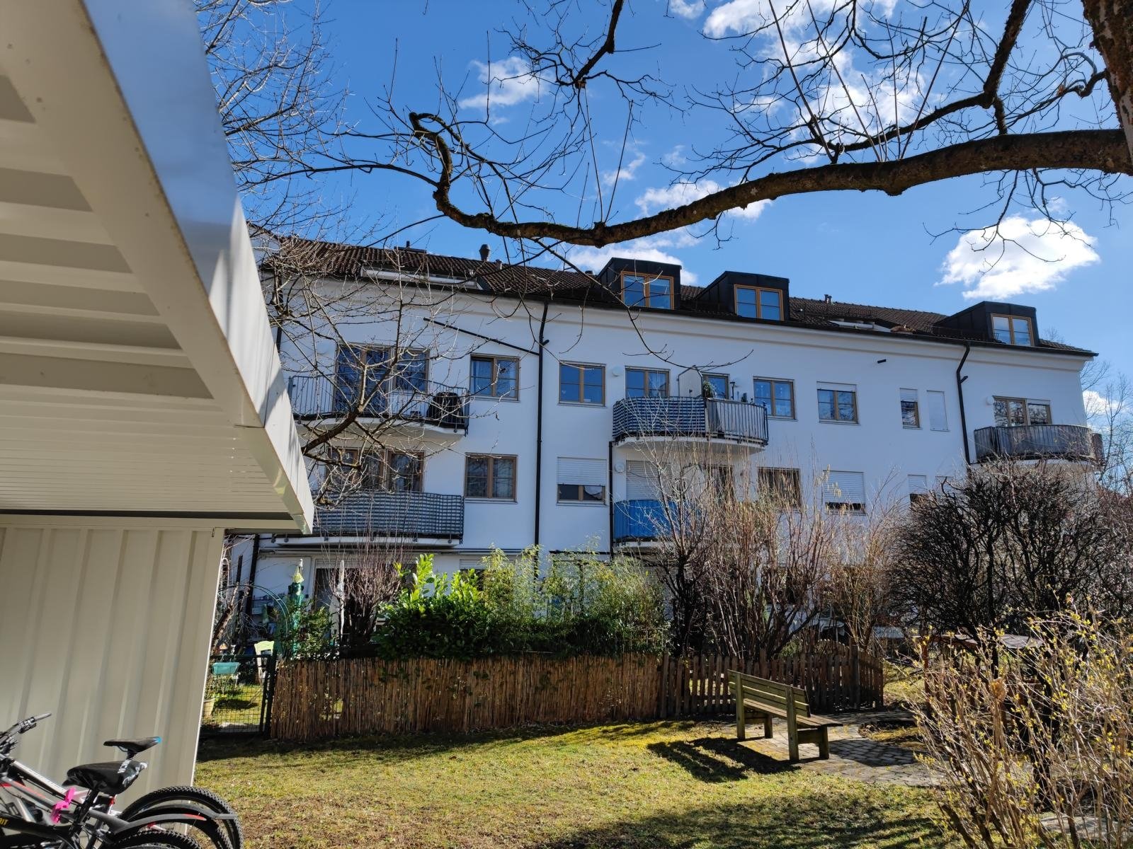 +++ Helle 1-Zi.-Whg. im 1. OG mit EBK, Balkon und Aufzug +++
