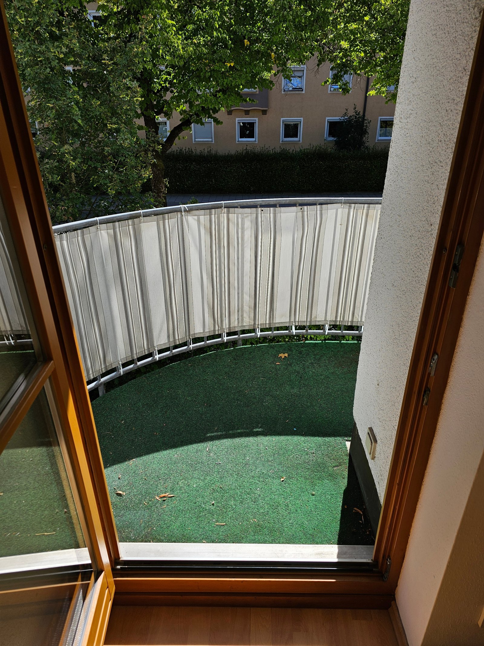 +++ Helle 1-Zi.-Whg. im 1. OG mit EBK, Balkon und Aufzug +++
