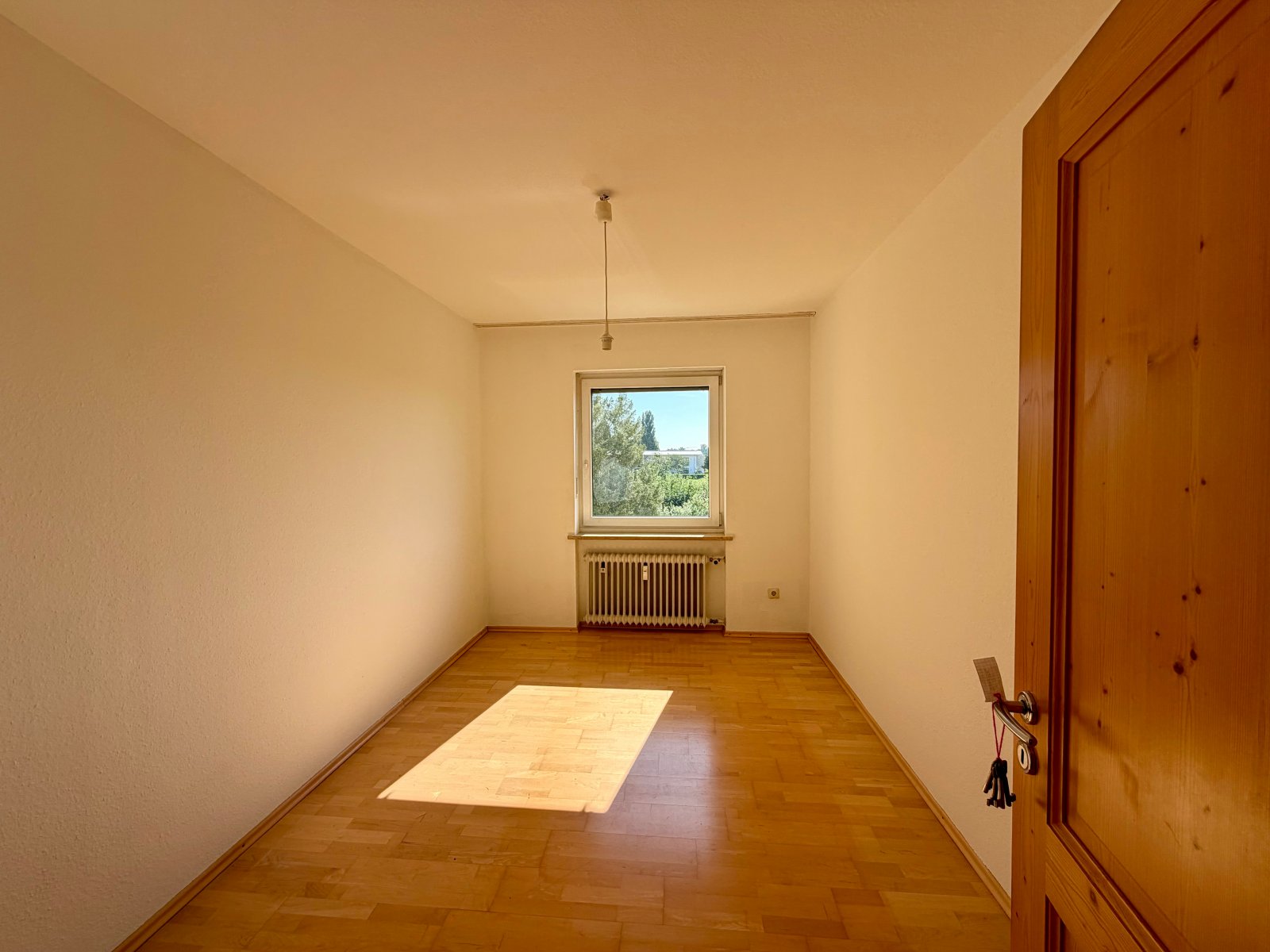 +++ Helle und freundliche 3-Zi-Wohnung mit Loggia, Aufzug und Tiefgarage +++
