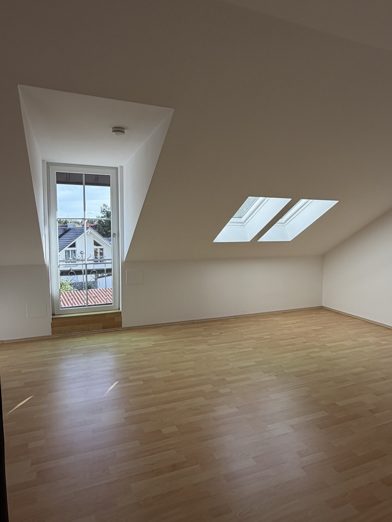 +++praktische 2-Zimmer Dachgeschoßwohnung +++