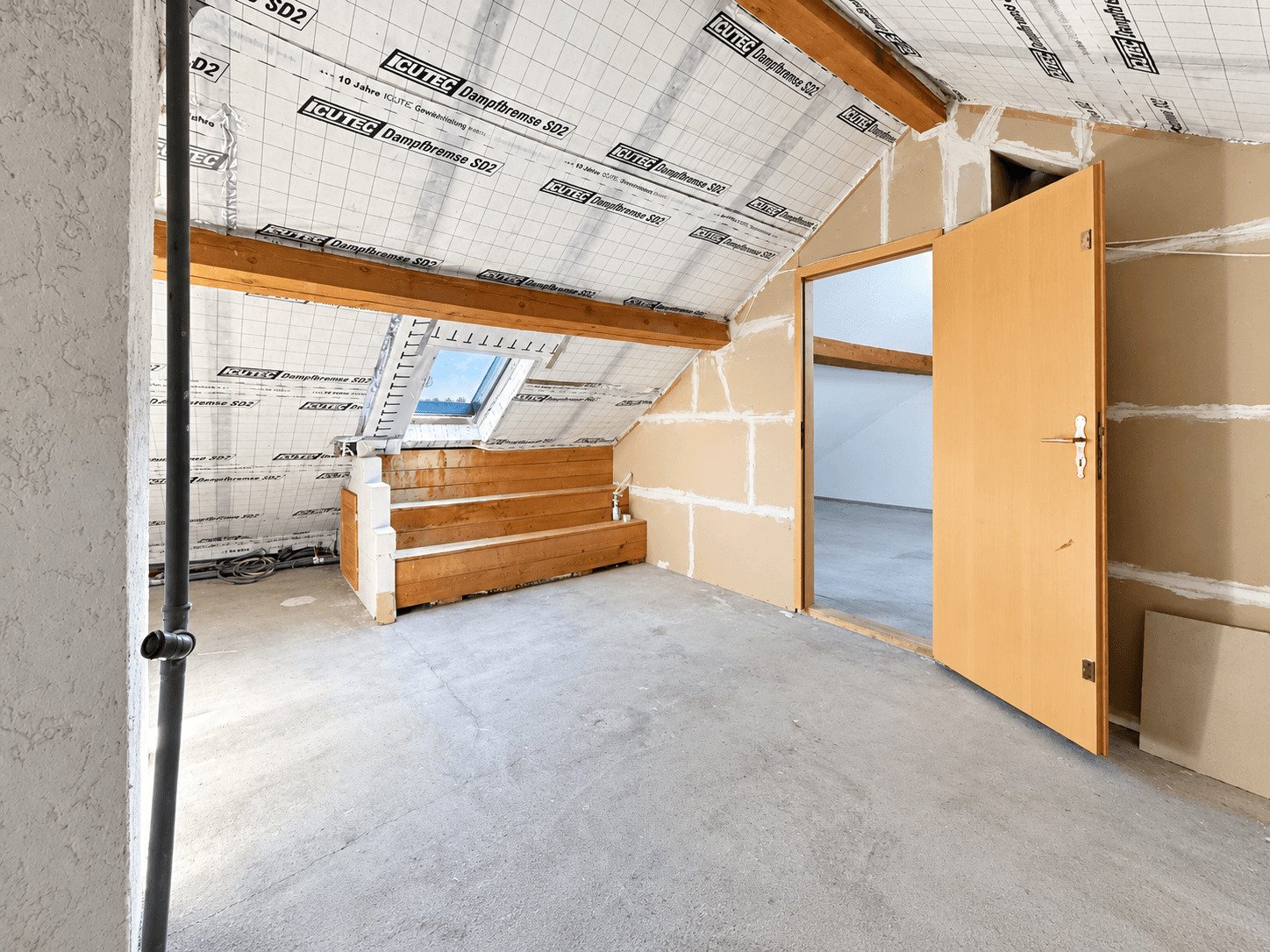 +++ Wohnen in Alleinlage – 4 Zimmer, sonniger Südbalkon & Gartenidylle +++