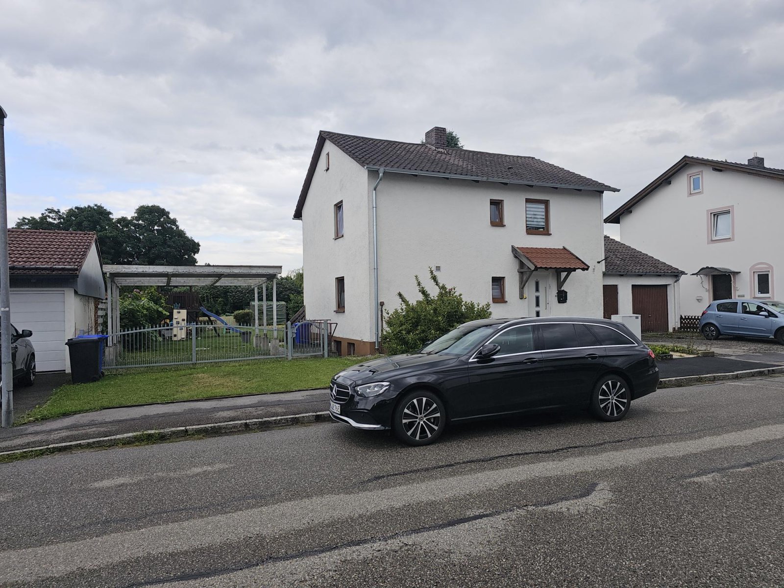 Außenansicht Straßenseite Außenansicht Straßenseite
