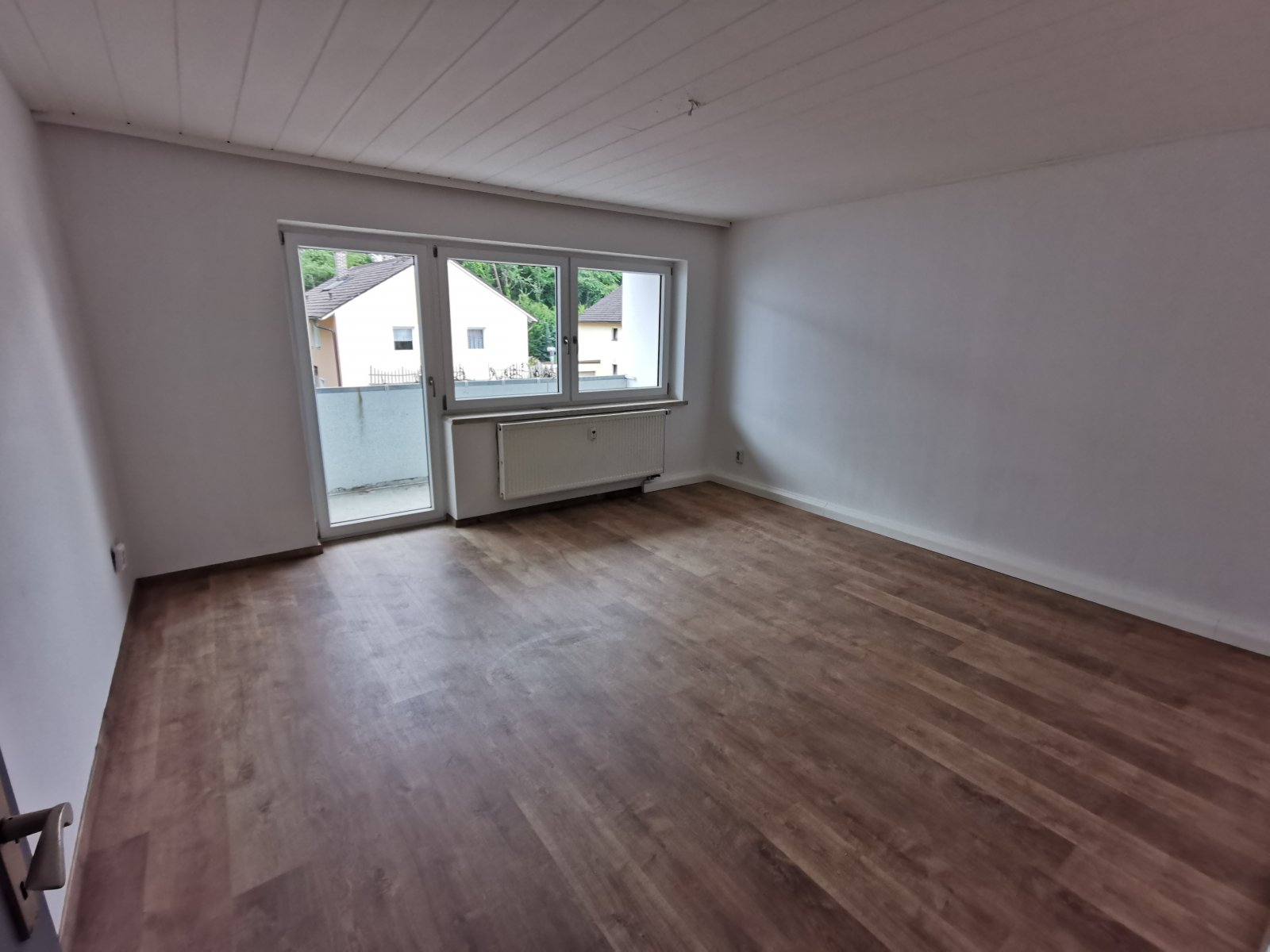 Waldkraiburg: +++ 3-Zi. -Whg. im 1. OG mit Loggia in ruhiger Siedlungslage+++ Waldkraiburg: +++ 3-Zi. -Whg. im 1. OG mit Loggia in ruhiger Siedlungslage+++