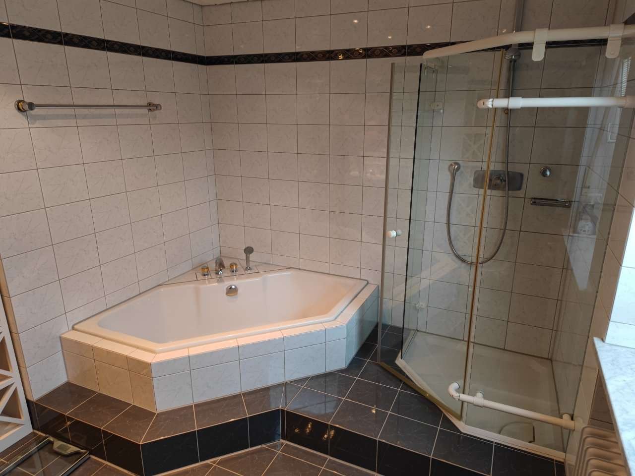 Badezimmer EG Badezimmer EG