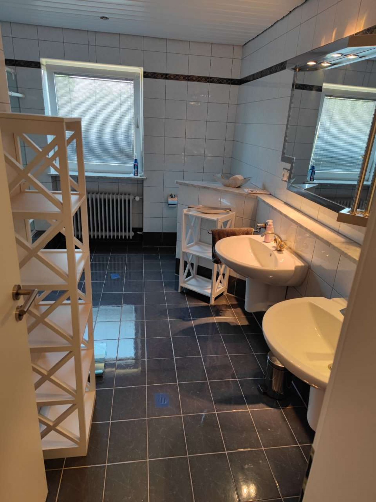 Badezimmer EG Badezimmer EG